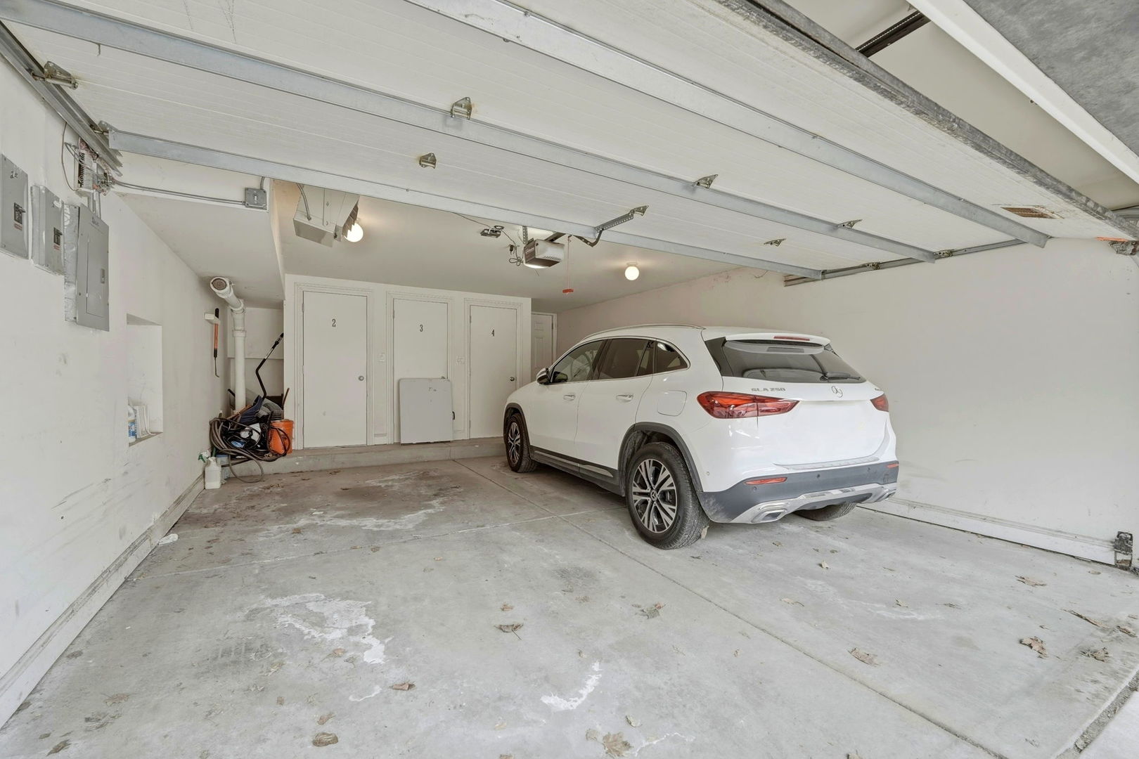 3537 N Reta Avenue Unit: 4