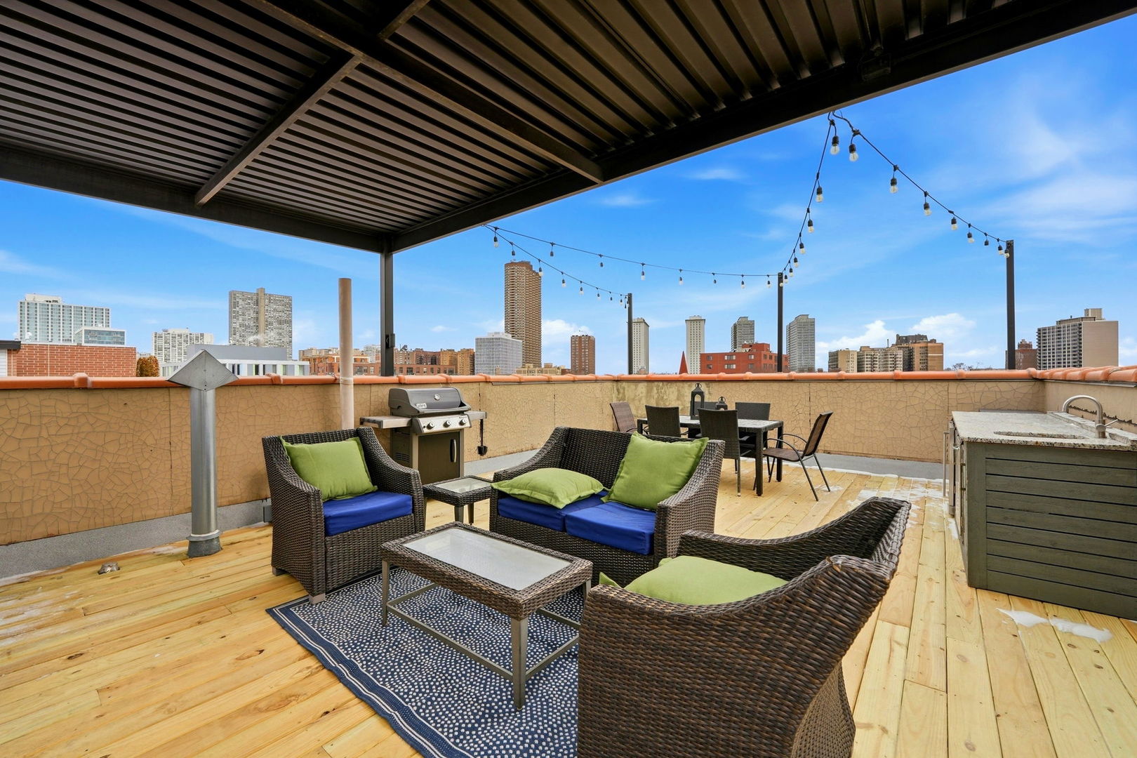 3537 N Reta Avenue Unit: 4