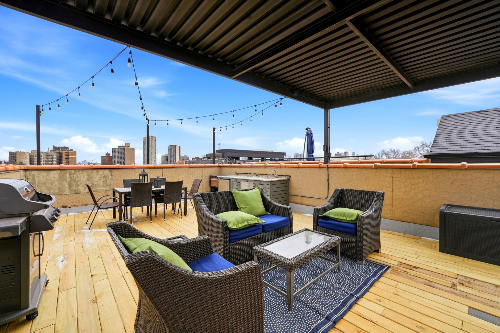 3537 N Reta Avenue Unit: 4