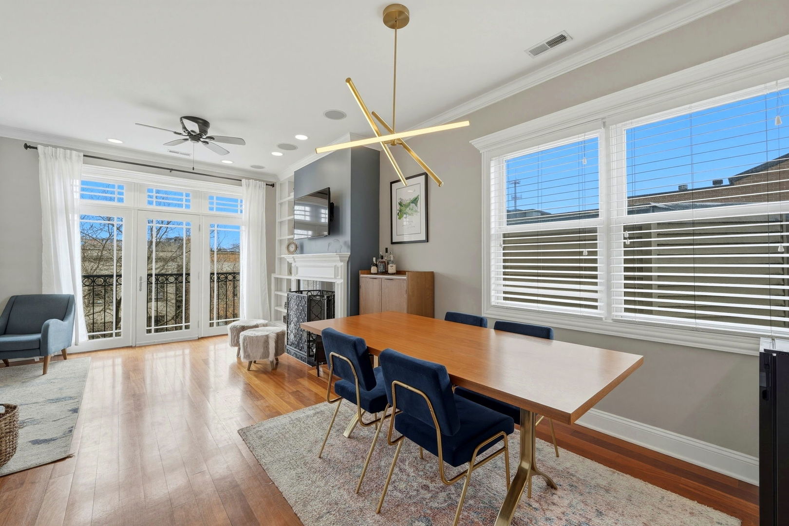 3537 N Reta Avenue Unit: 4