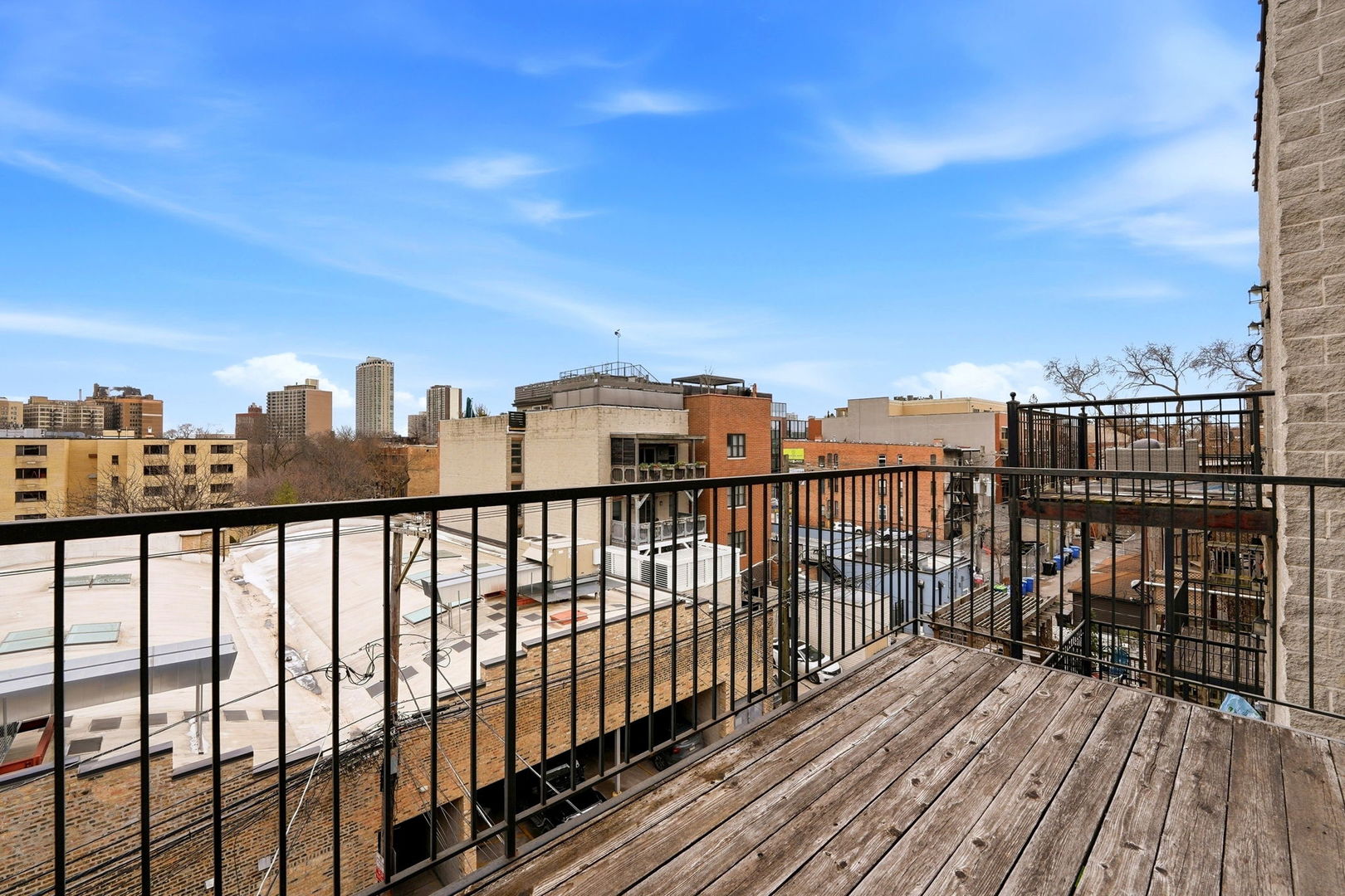 3537 N Reta Avenue Unit: 4