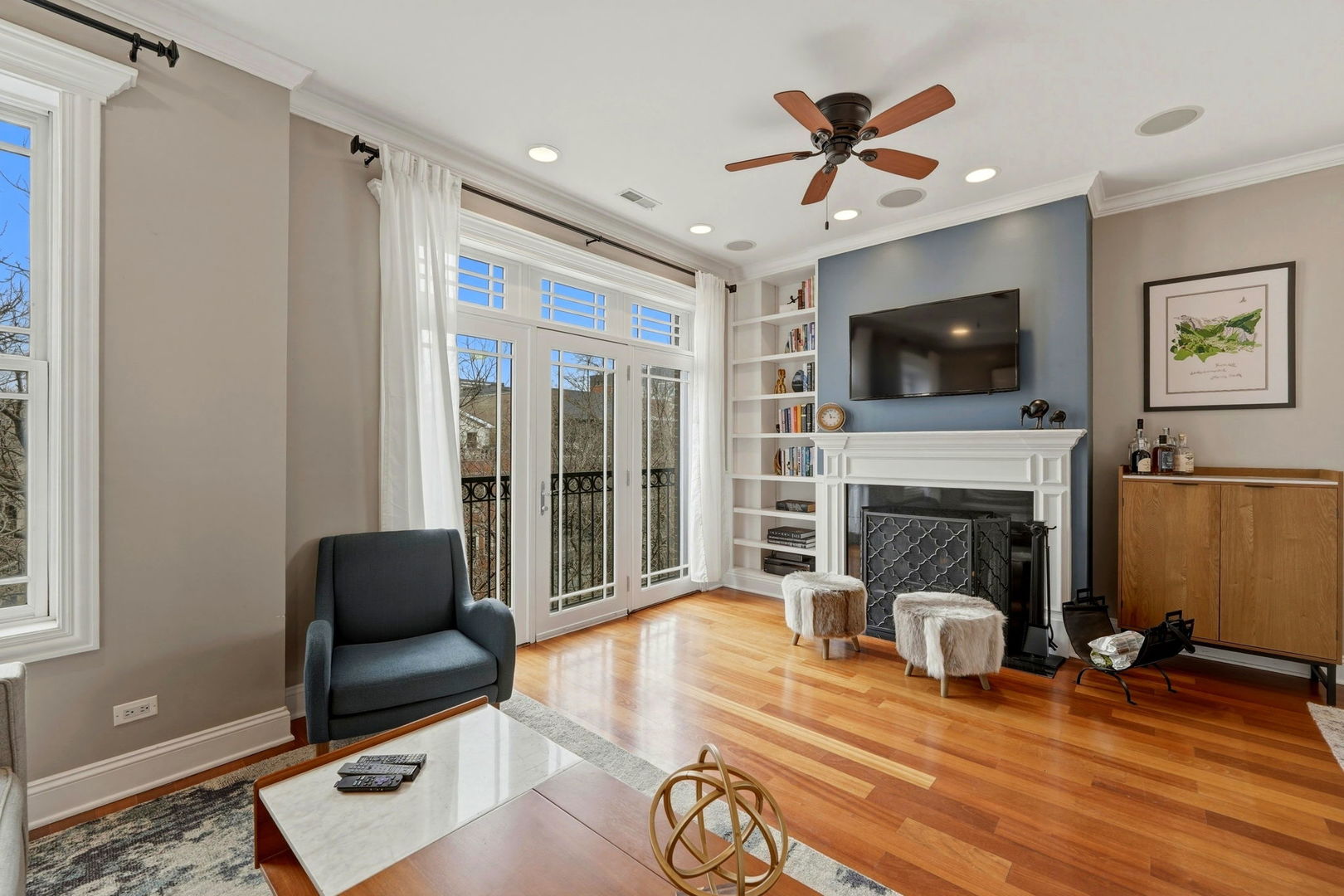 3537 N Reta Avenue Unit: 4