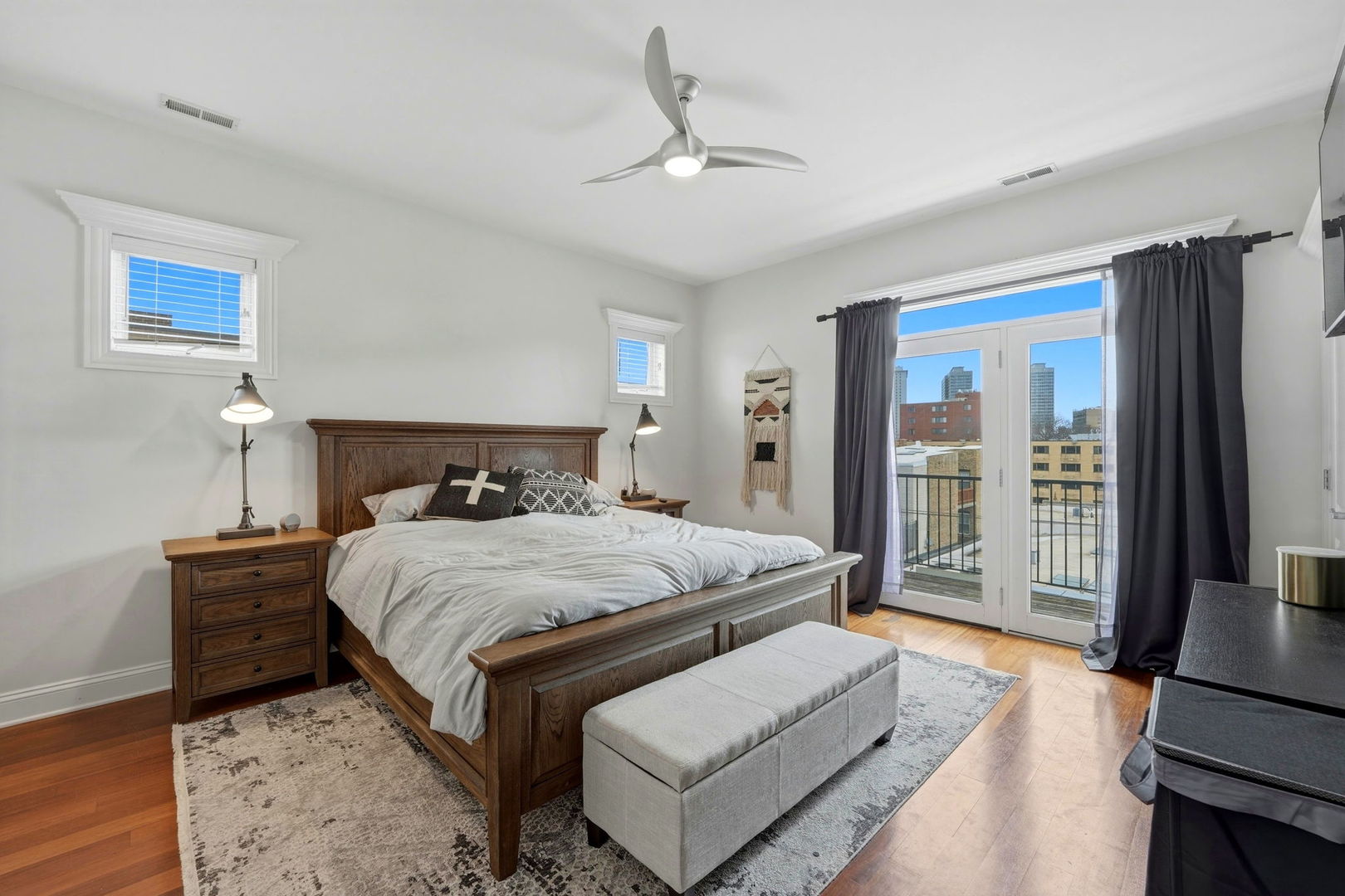 3537 N Reta Avenue Unit: 4