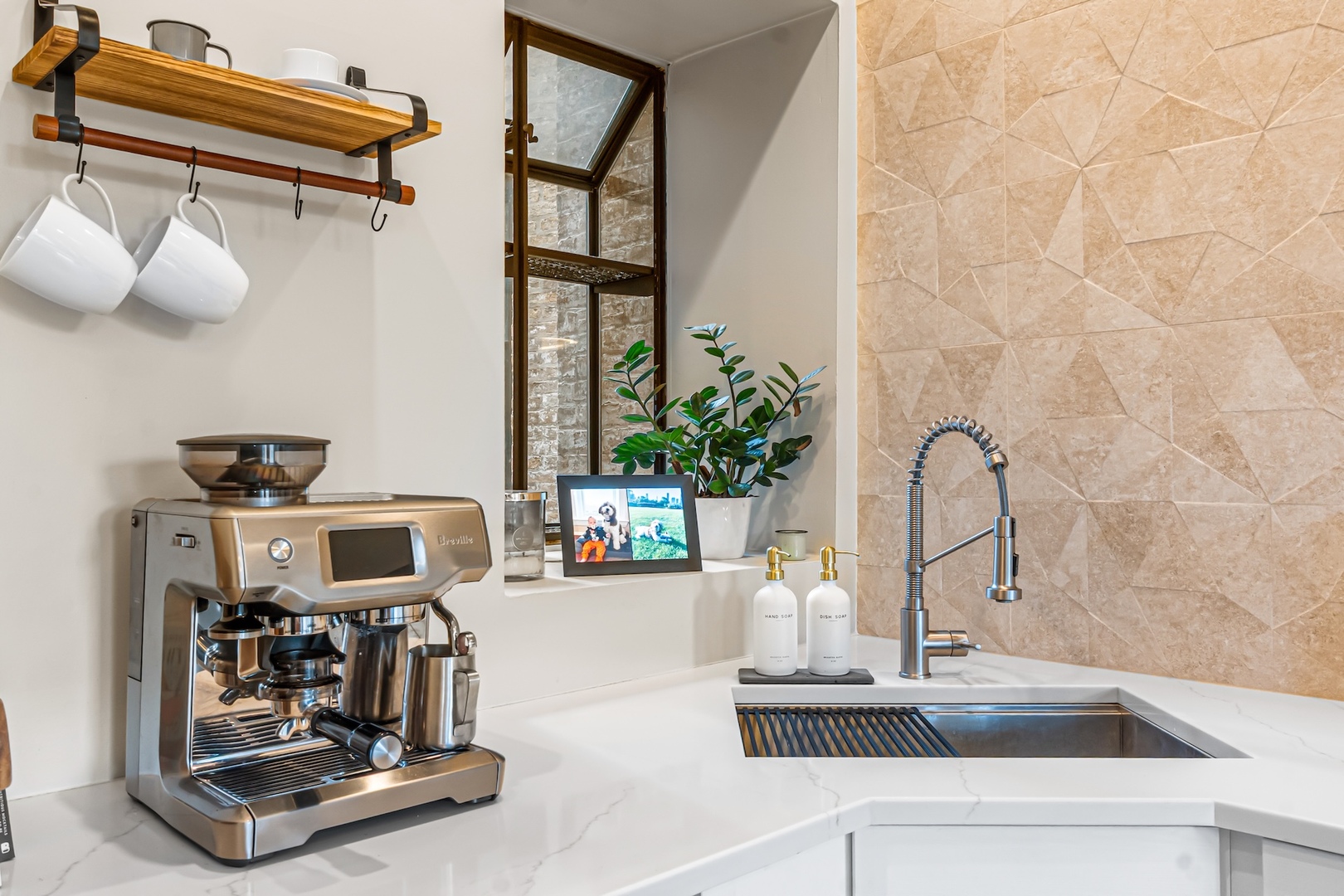 502 W Armitage Avenue Unit: 3