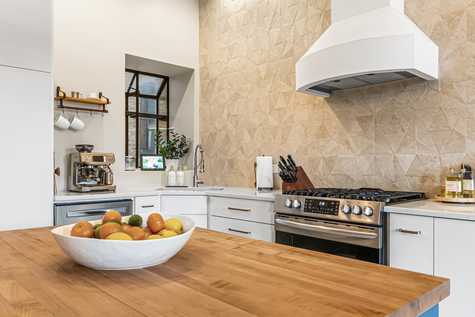 502 W Armitage Avenue Unit: 3