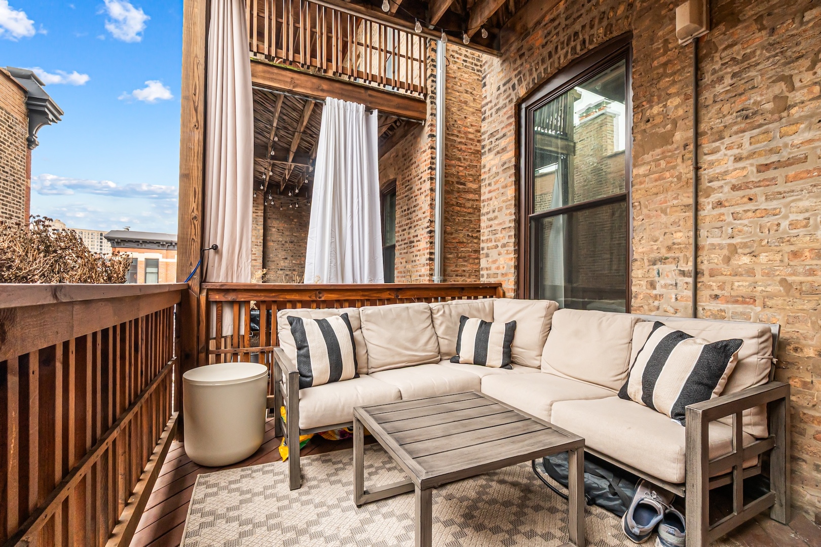 502 W Armitage Avenue Unit: 3