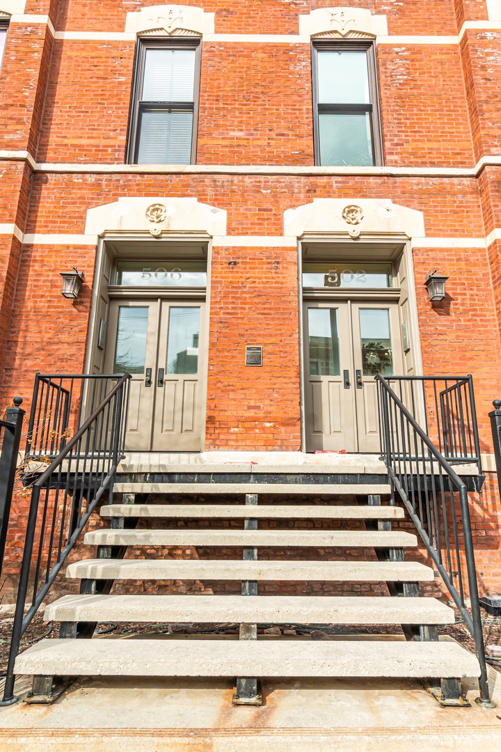 502 W Armitage Avenue Unit: 3