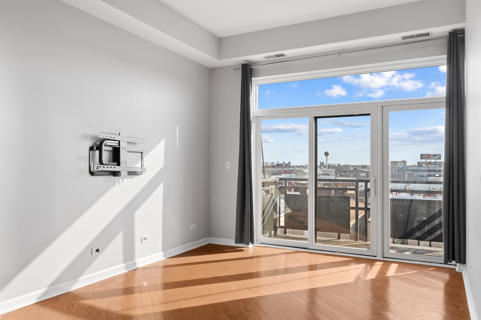 2317 W Wolfram Street Unit: 513