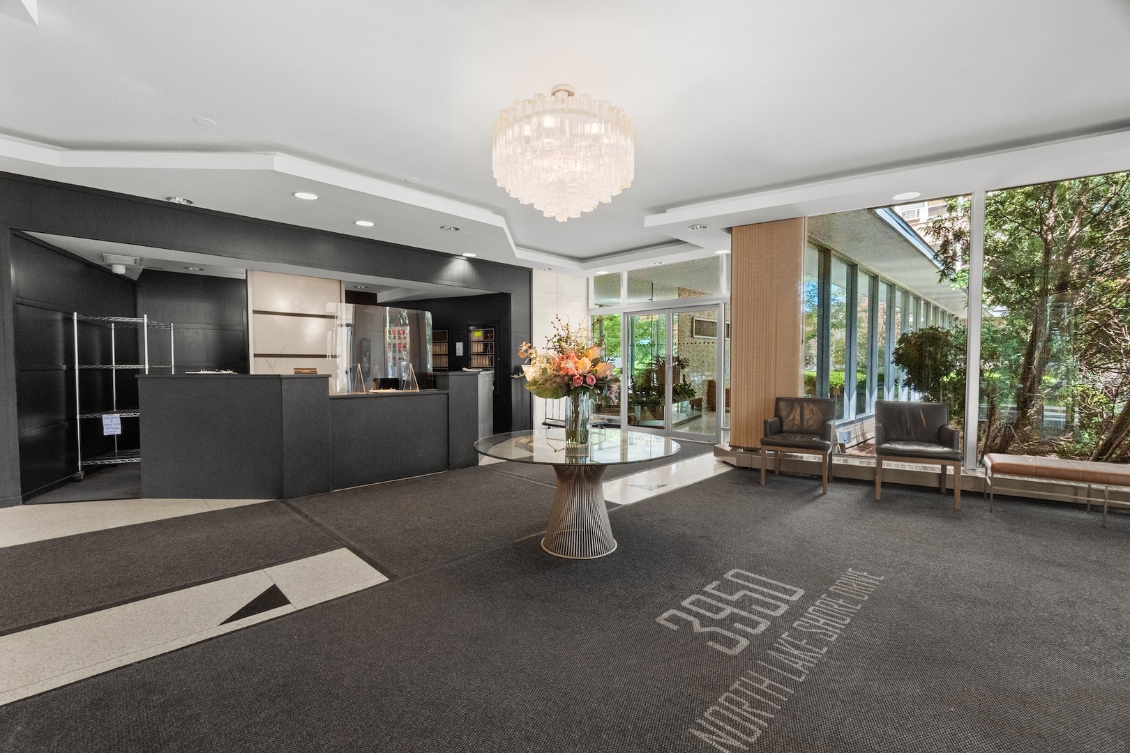 3950 N LAKE SHORE Drive Unit: 1303