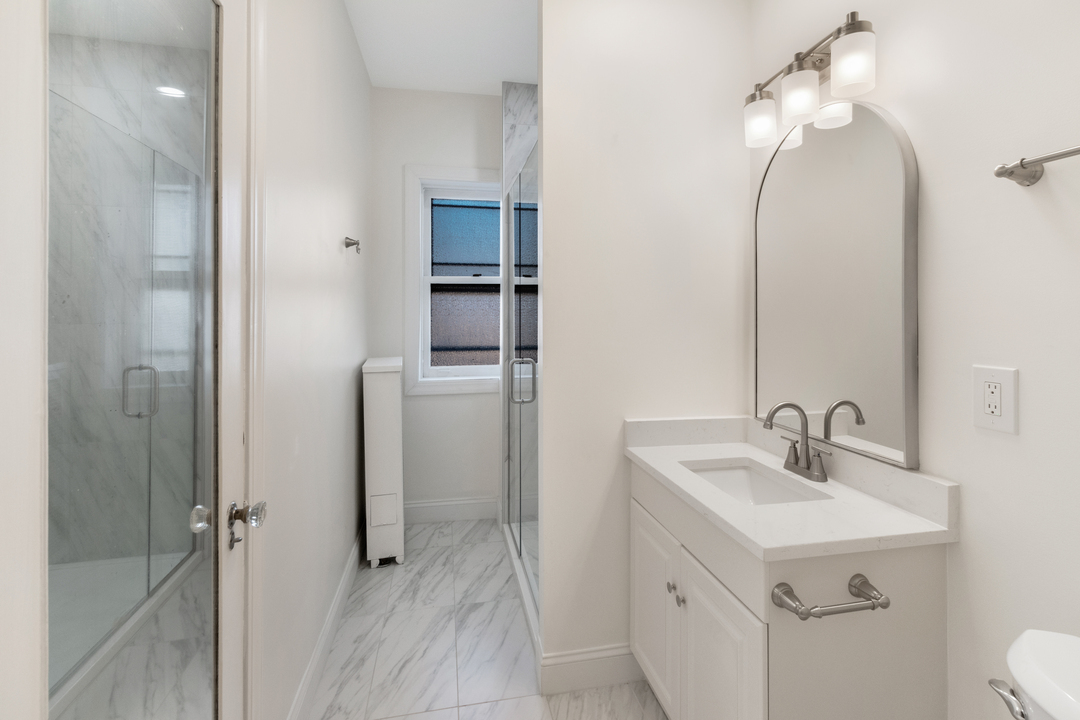 409 Custer Avenue Unit: 3N