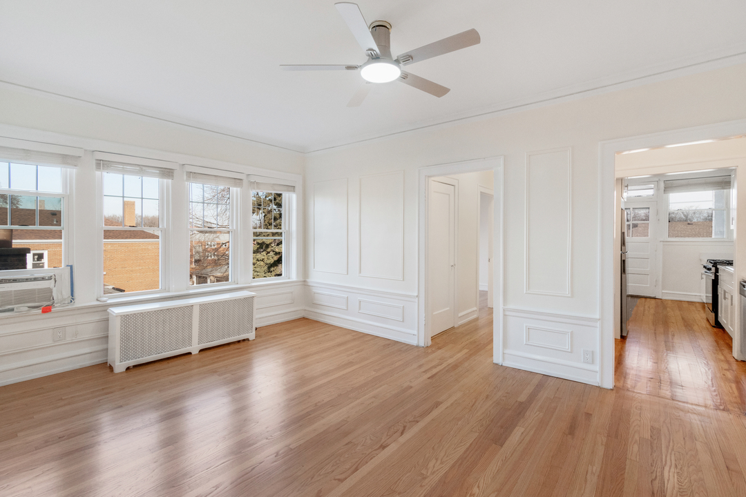 409 Custer Avenue Unit: 3N