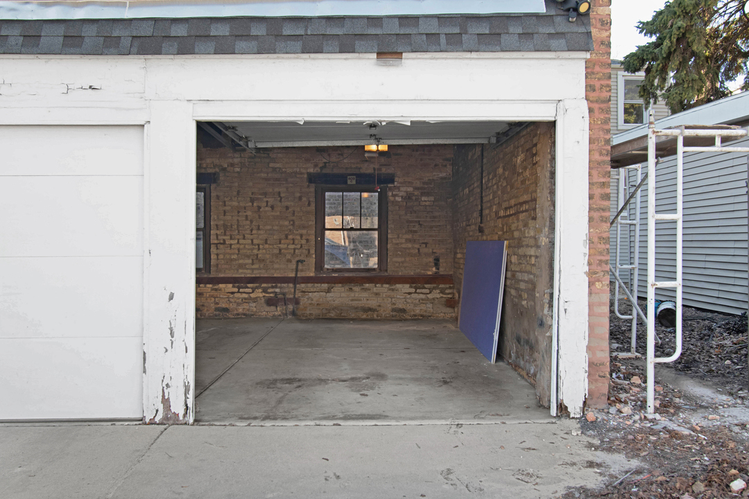 409 Custer Avenue Unit: 3N