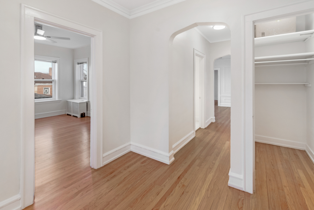 409 Custer Avenue Unit: 3N