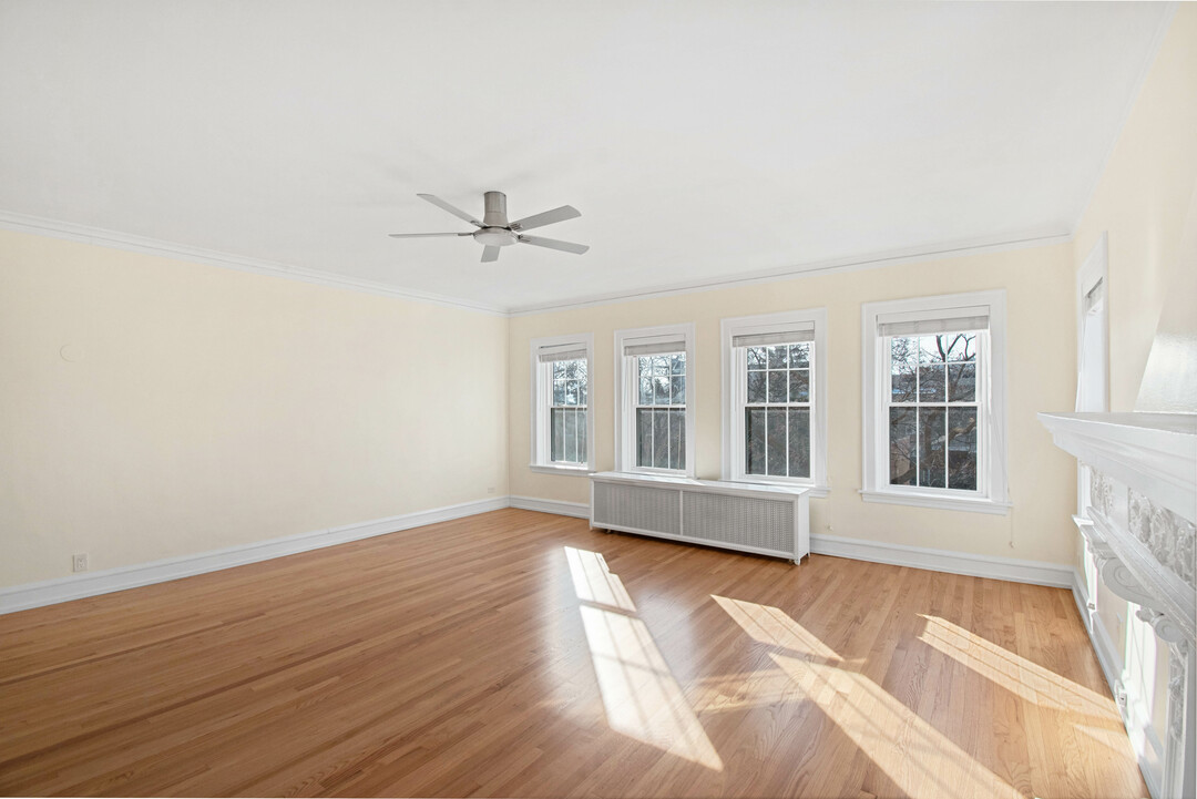 409 Custer Avenue Unit: 3N