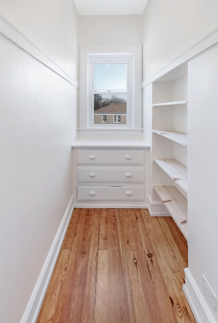 409 Custer Avenue Unit: 3N