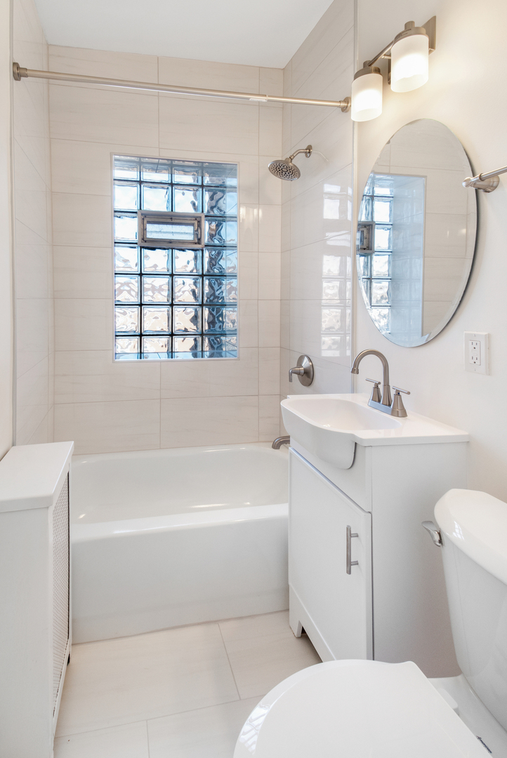 409 Custer Avenue Unit: 3N