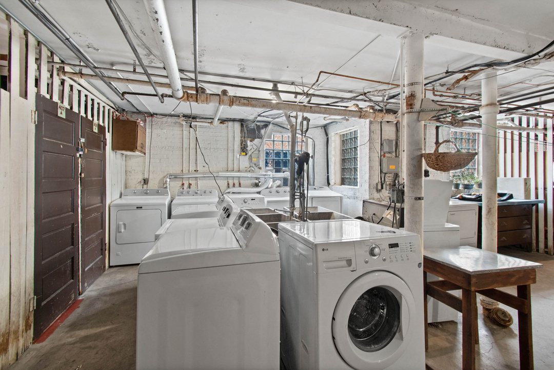 409 Custer Avenue Unit: 3N