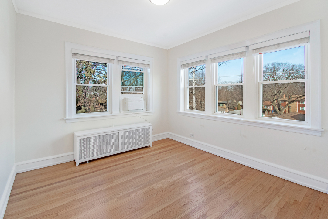 409 Custer Avenue Unit: 3N