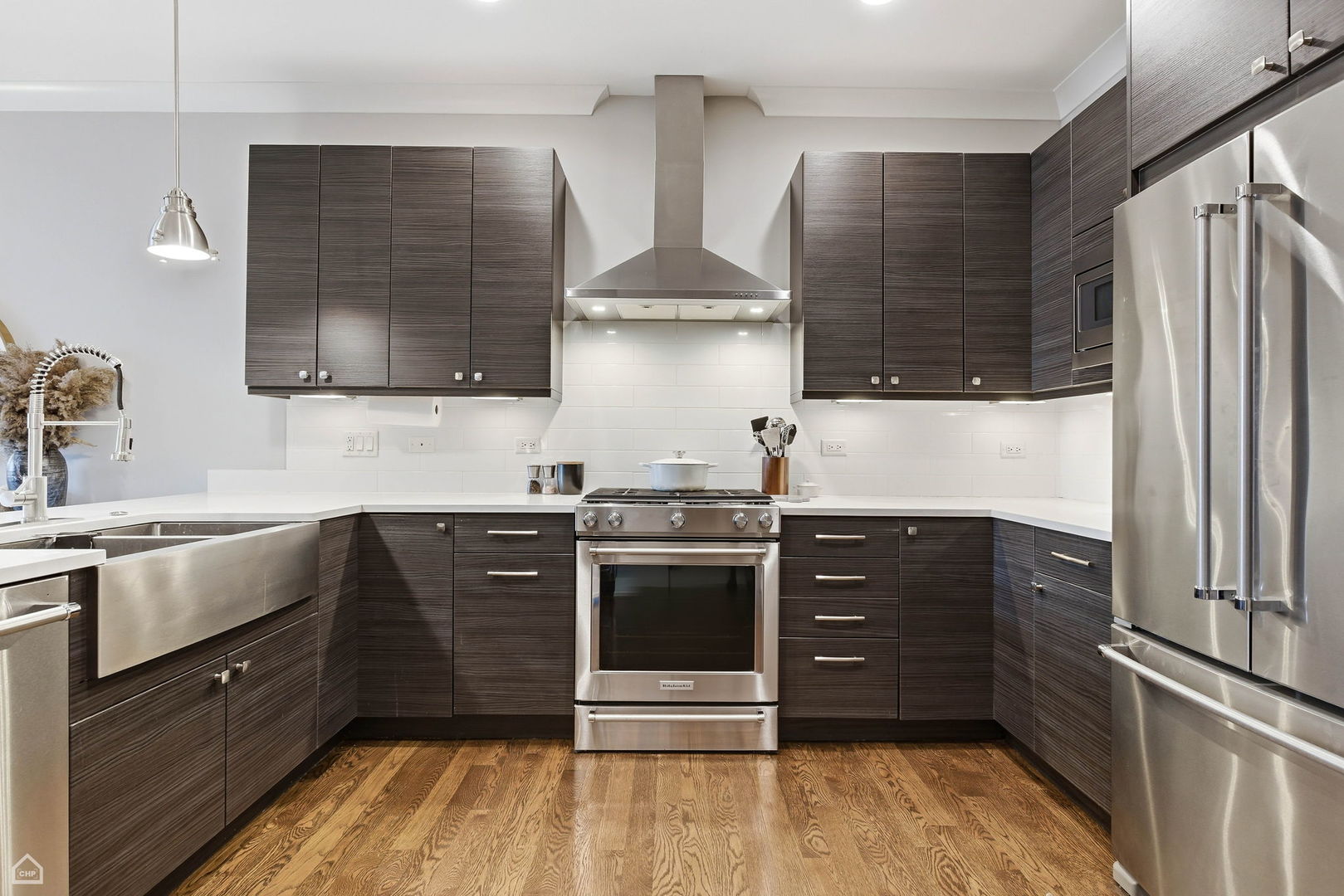 3047 N Oakley Avenue Unit: 301