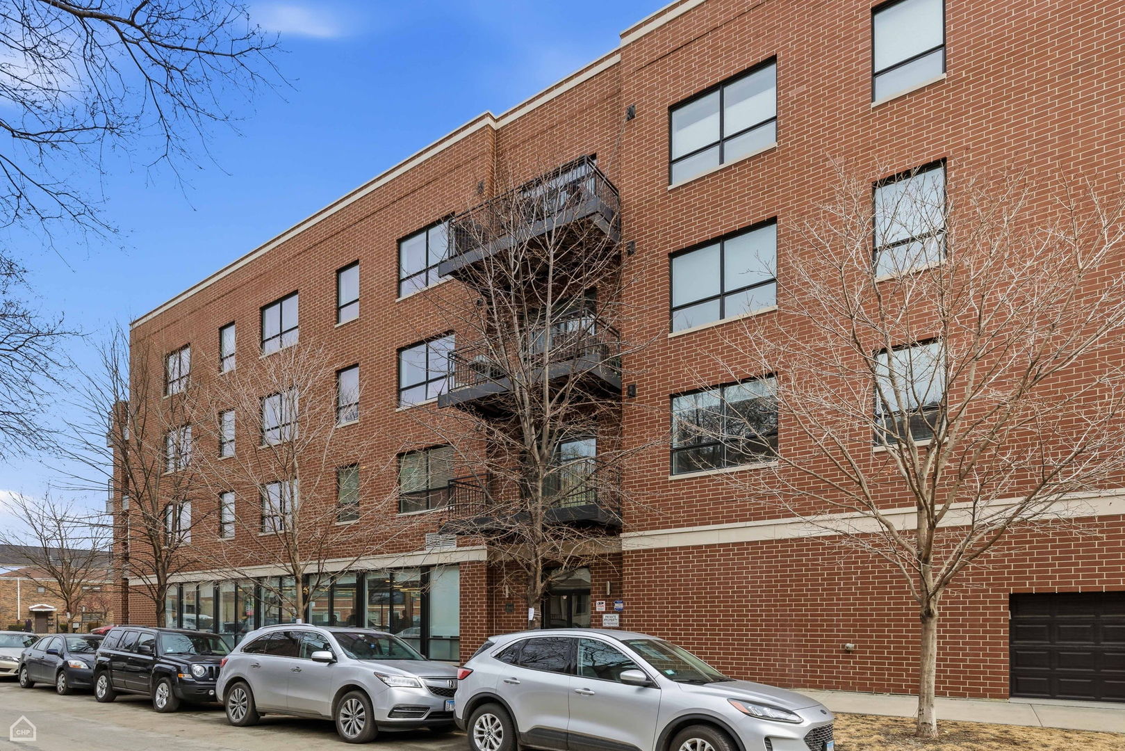 3047 N Oakley Avenue Unit: 301