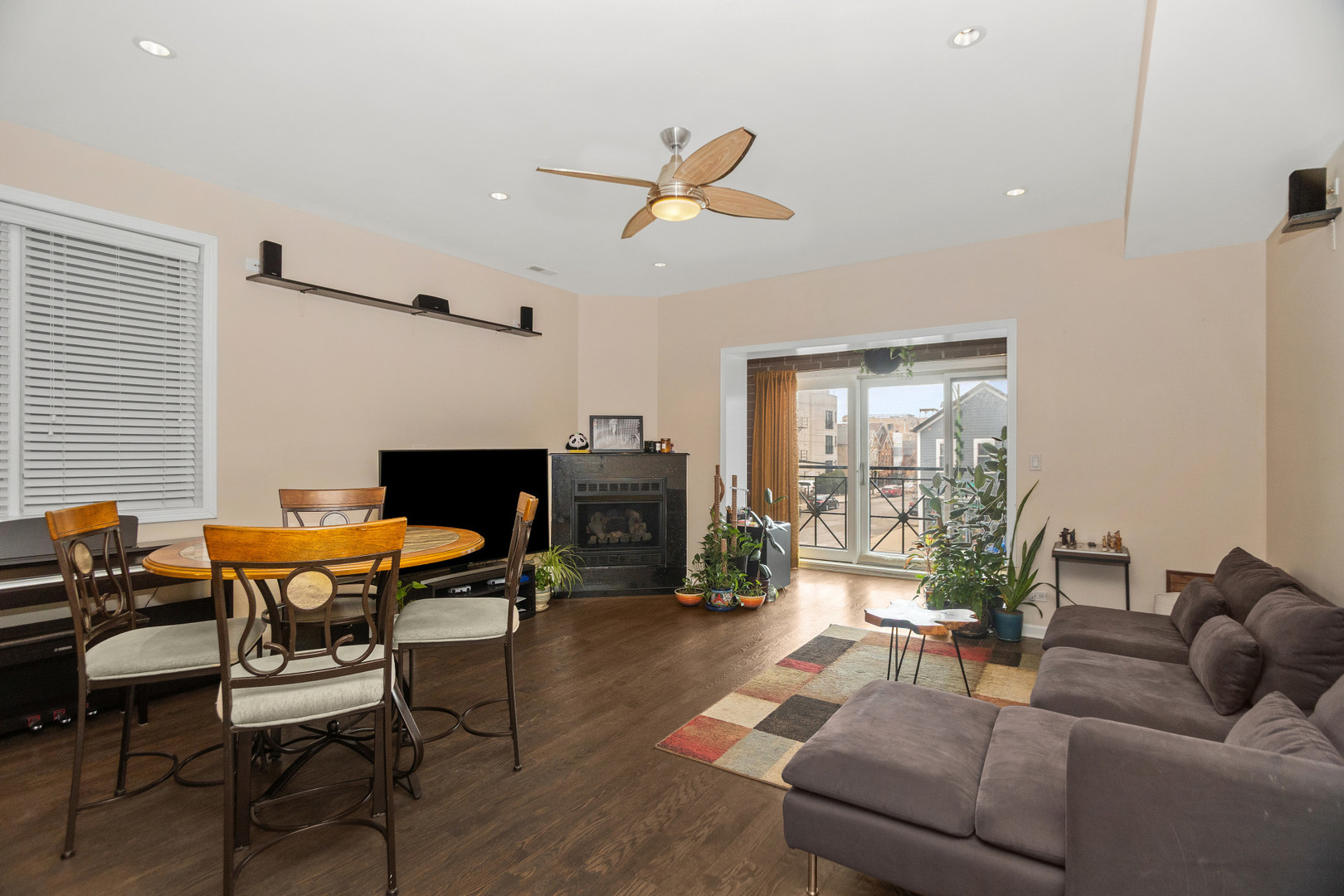 1451 N Ashland Avenue Unit: 2S
