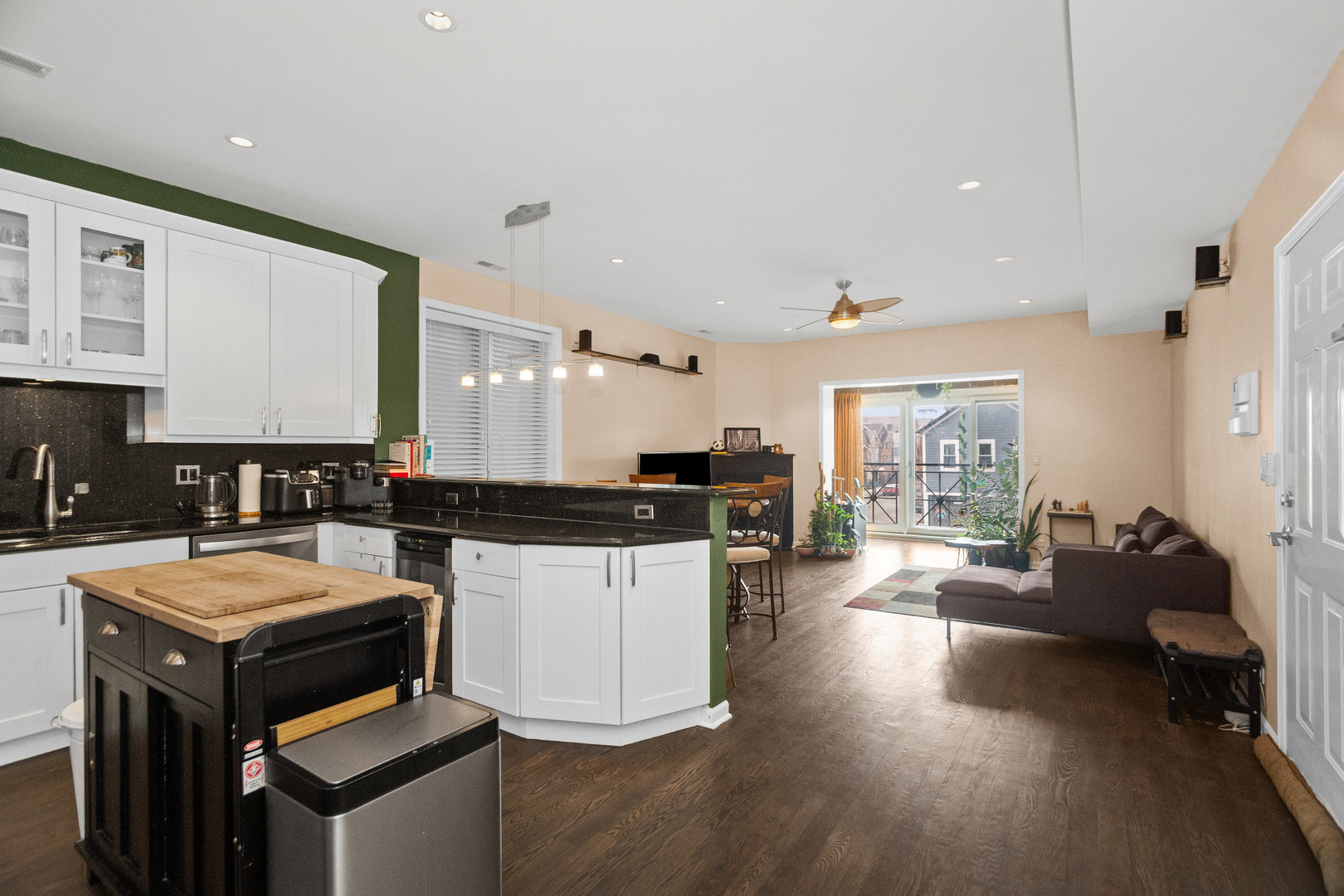 1451 N Ashland Avenue Unit: 2S