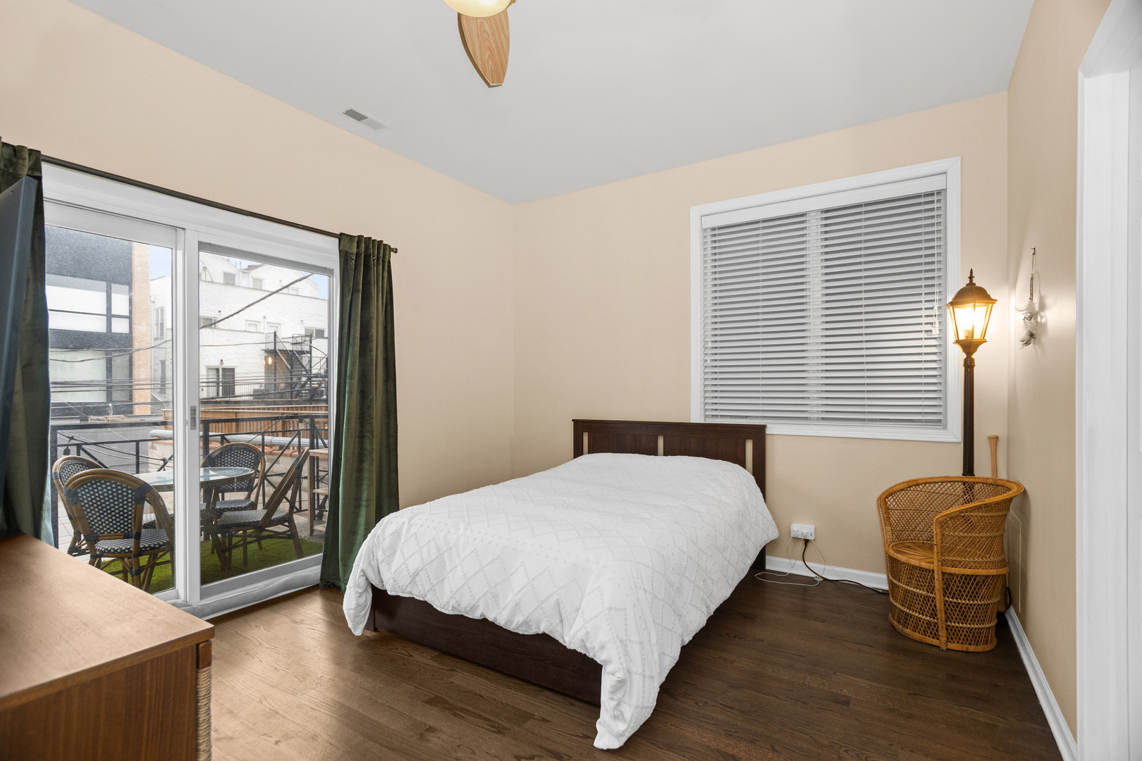 1451 N Ashland Avenue Unit: 2S