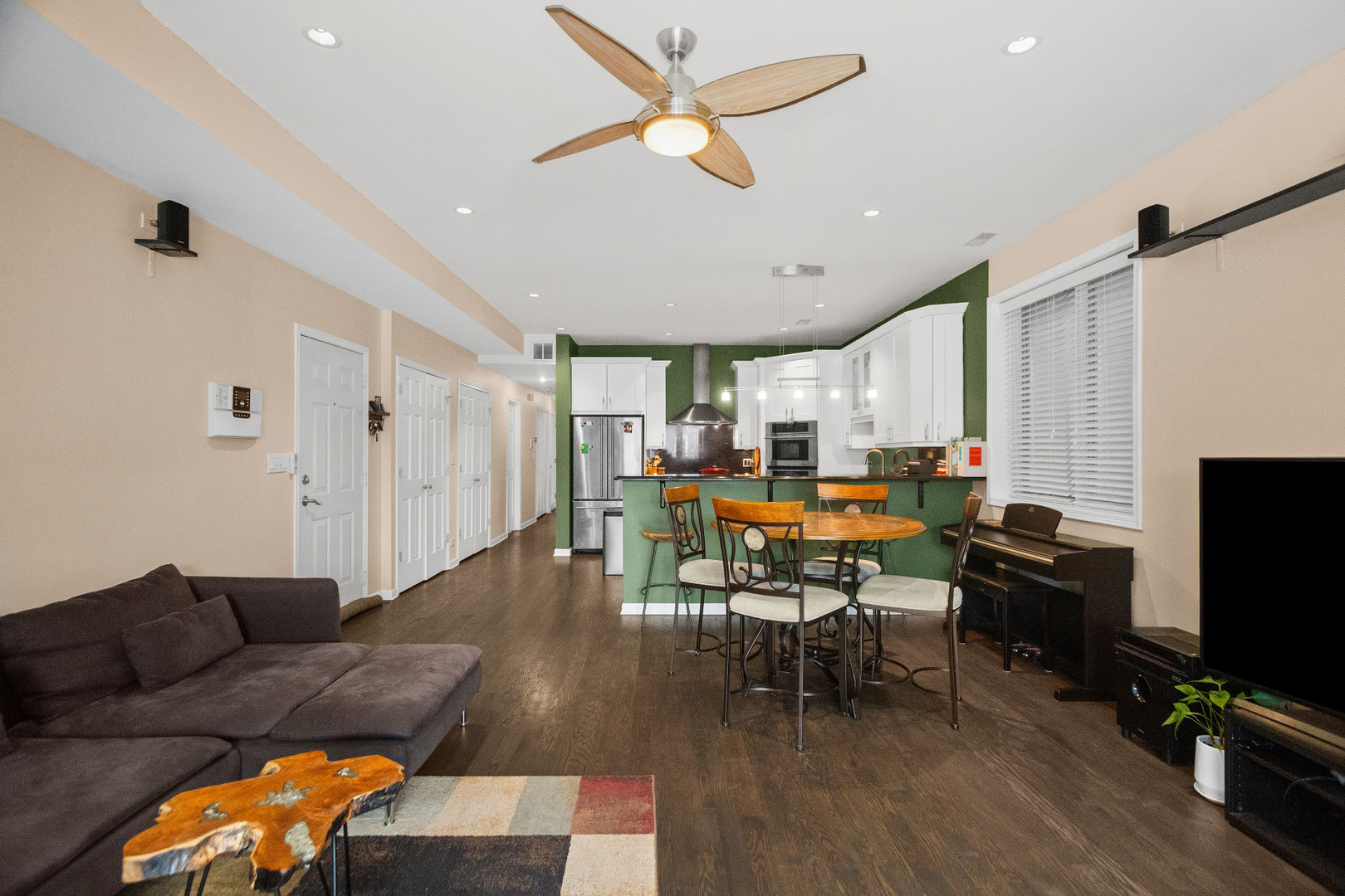 1451 N Ashland Avenue Unit: 2S