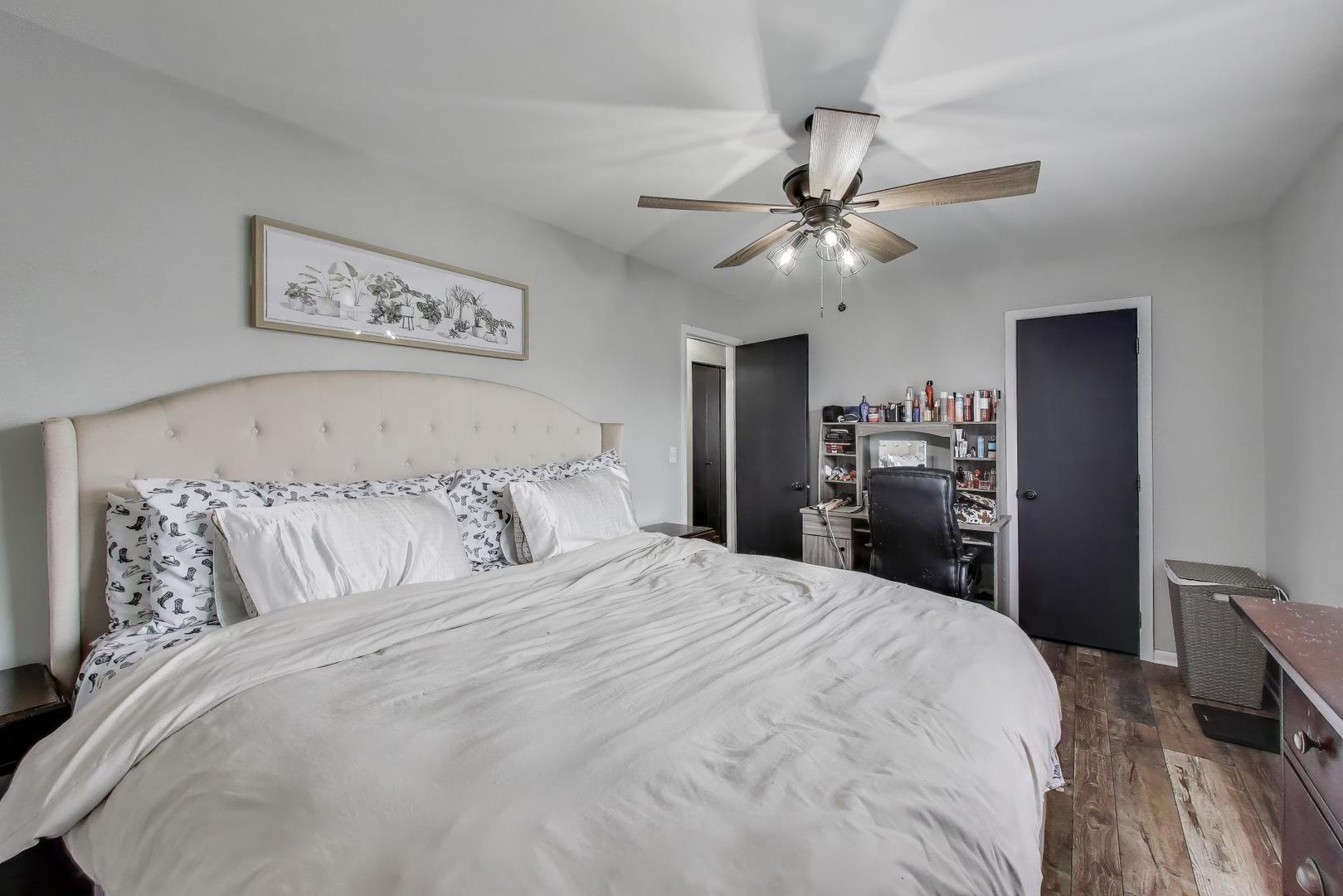 29W532 Winchester Circle Unit: 4