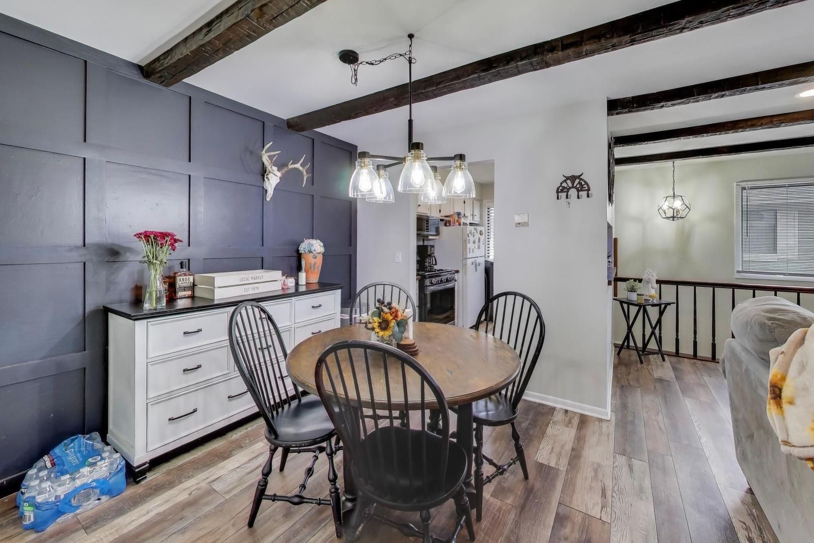 29W532 Winchester Circle Unit: 4