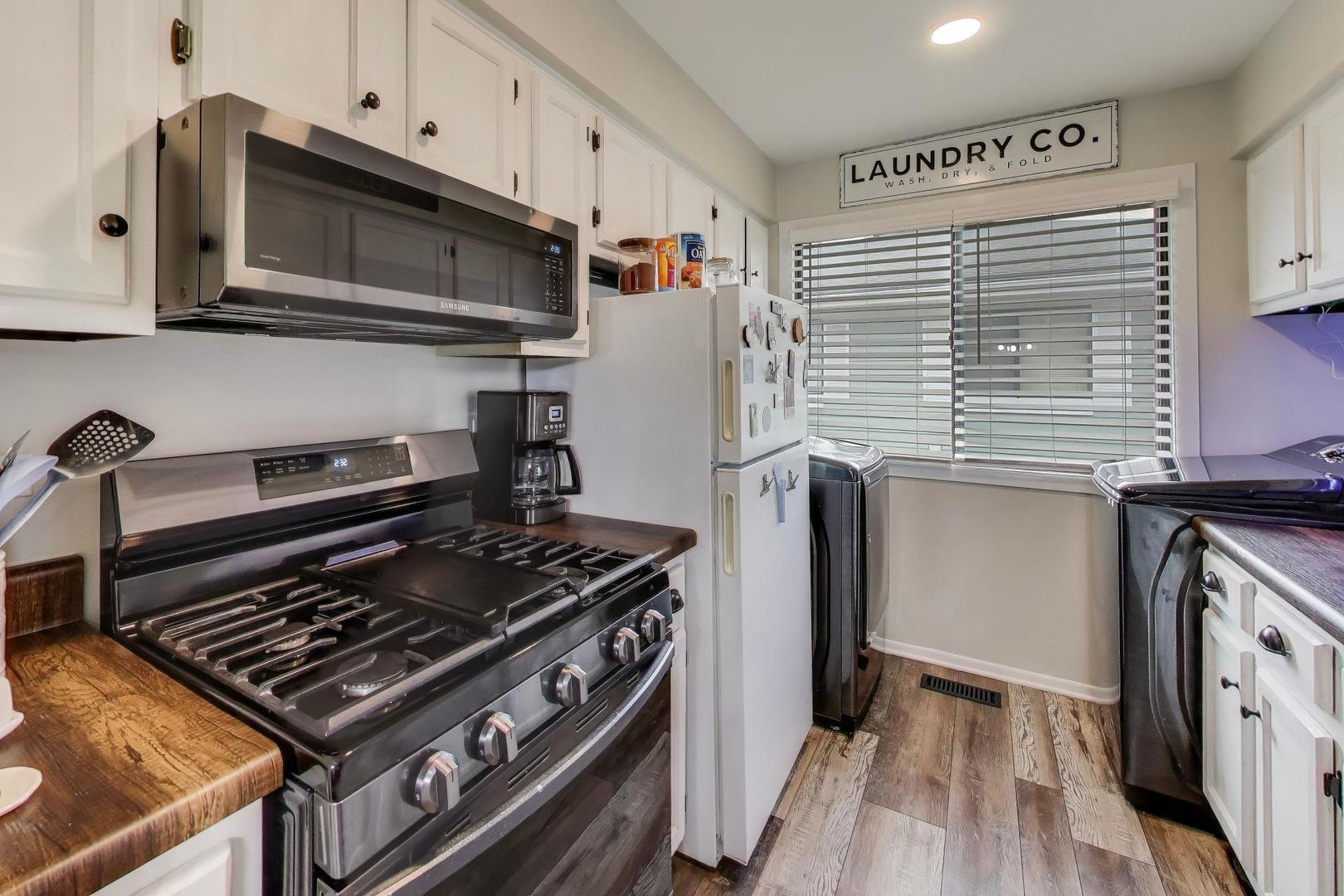 29W532 Winchester Circle Unit: 4