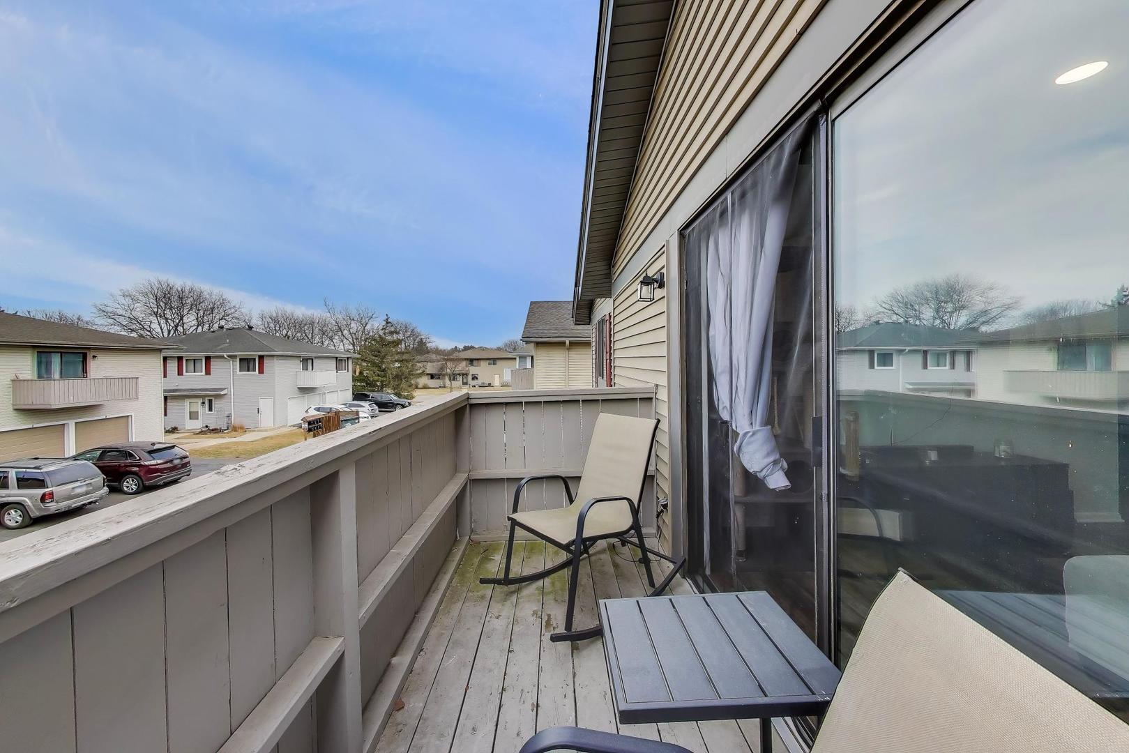 29W532 Winchester Circle Unit: 4