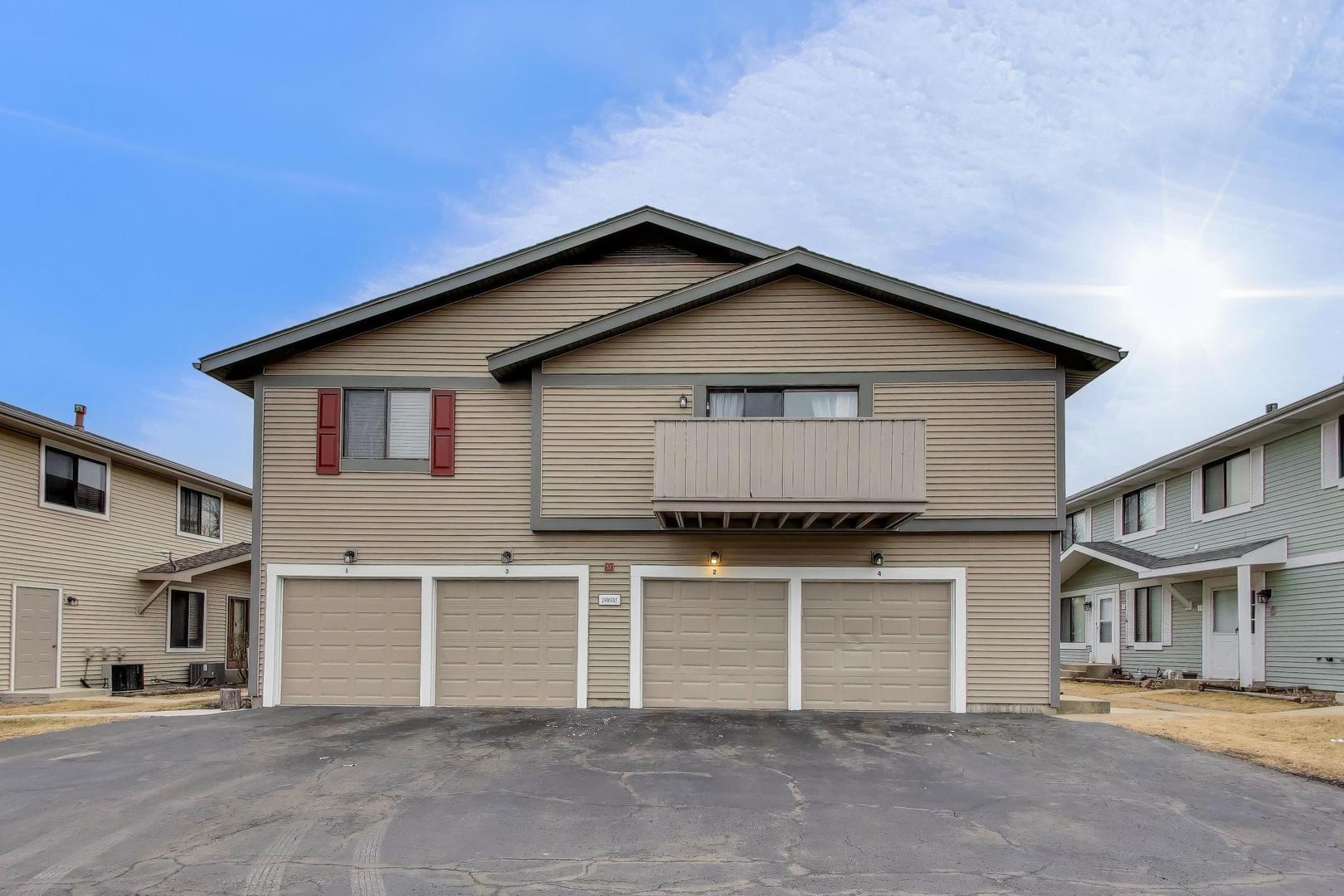 29W532 Winchester Circle Unit: 4