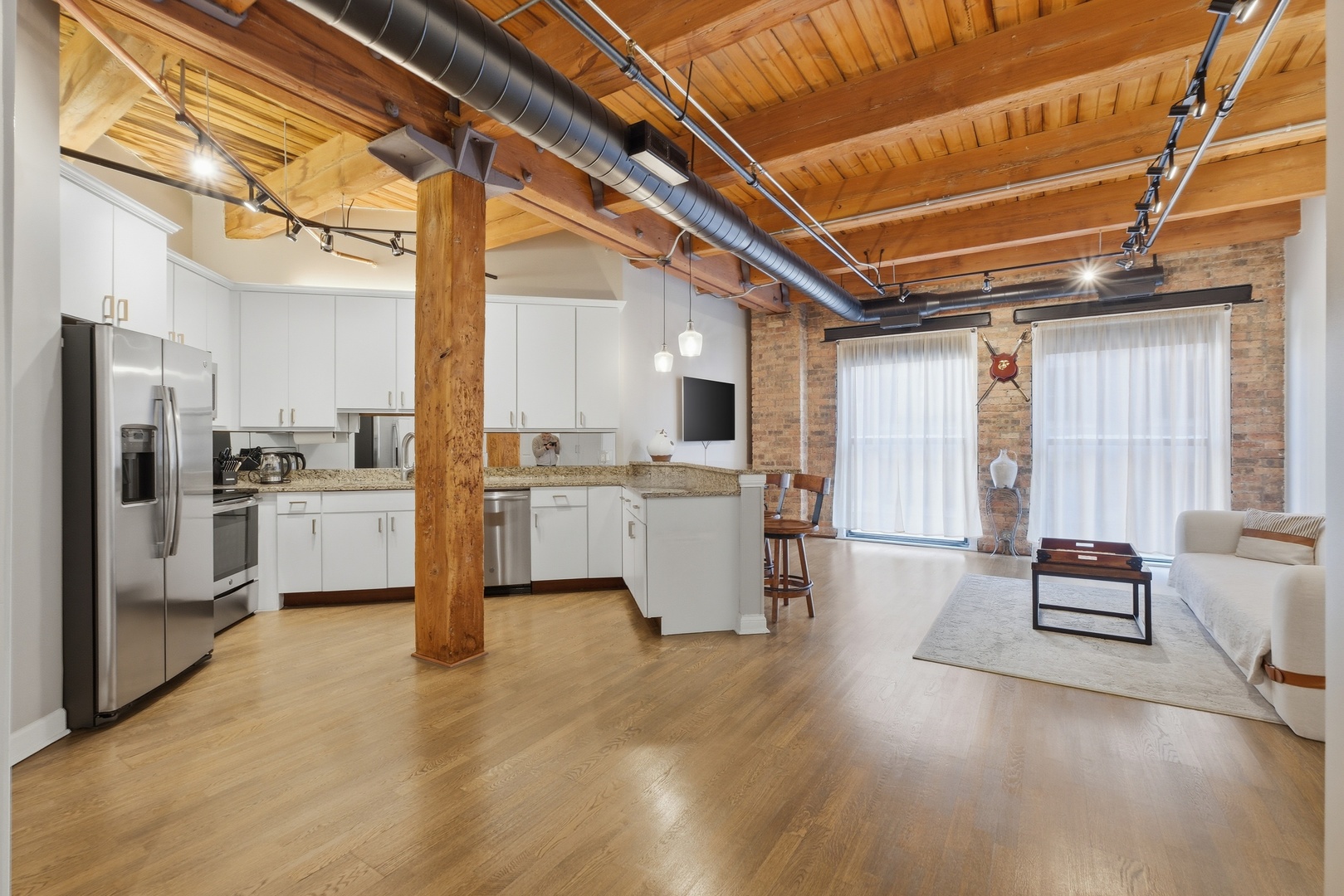 225 W HURON Street Unit: 313