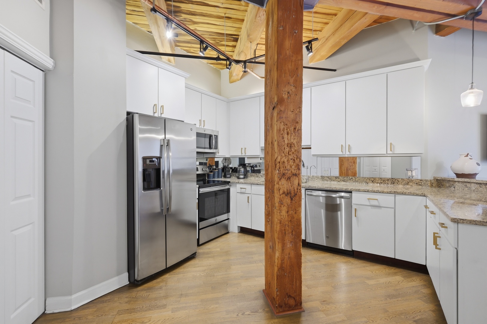 225 W HURON Street Unit: 313