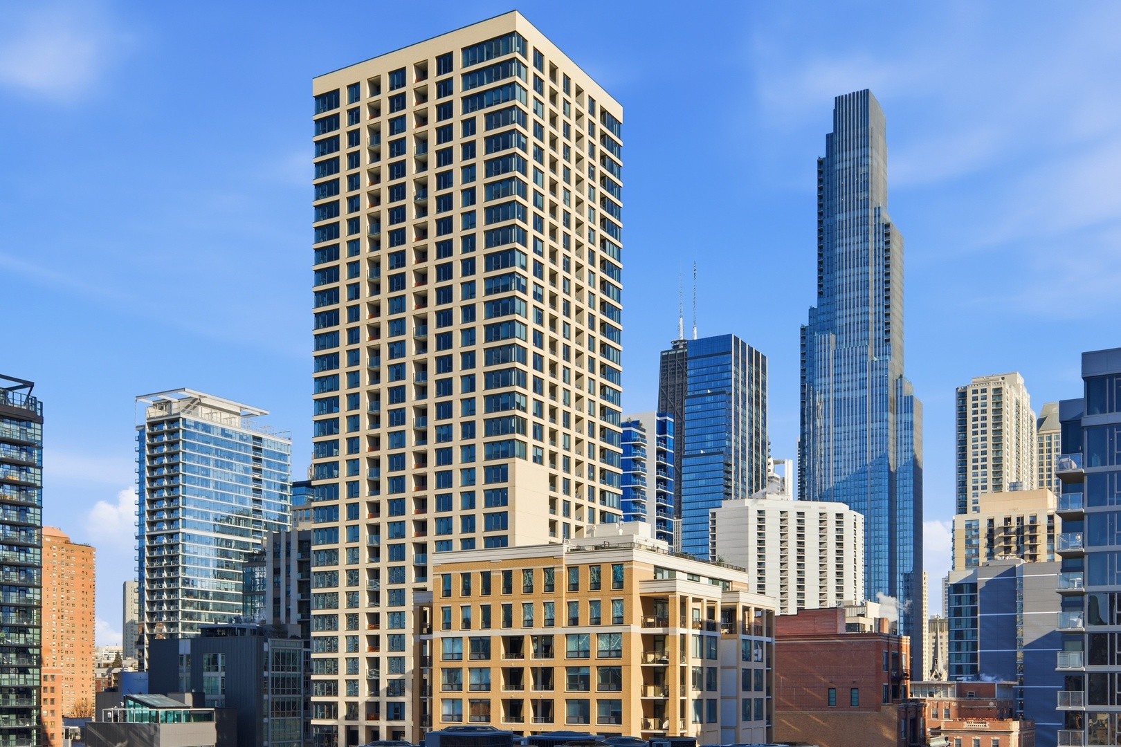 225 W HURON Street Unit: 313