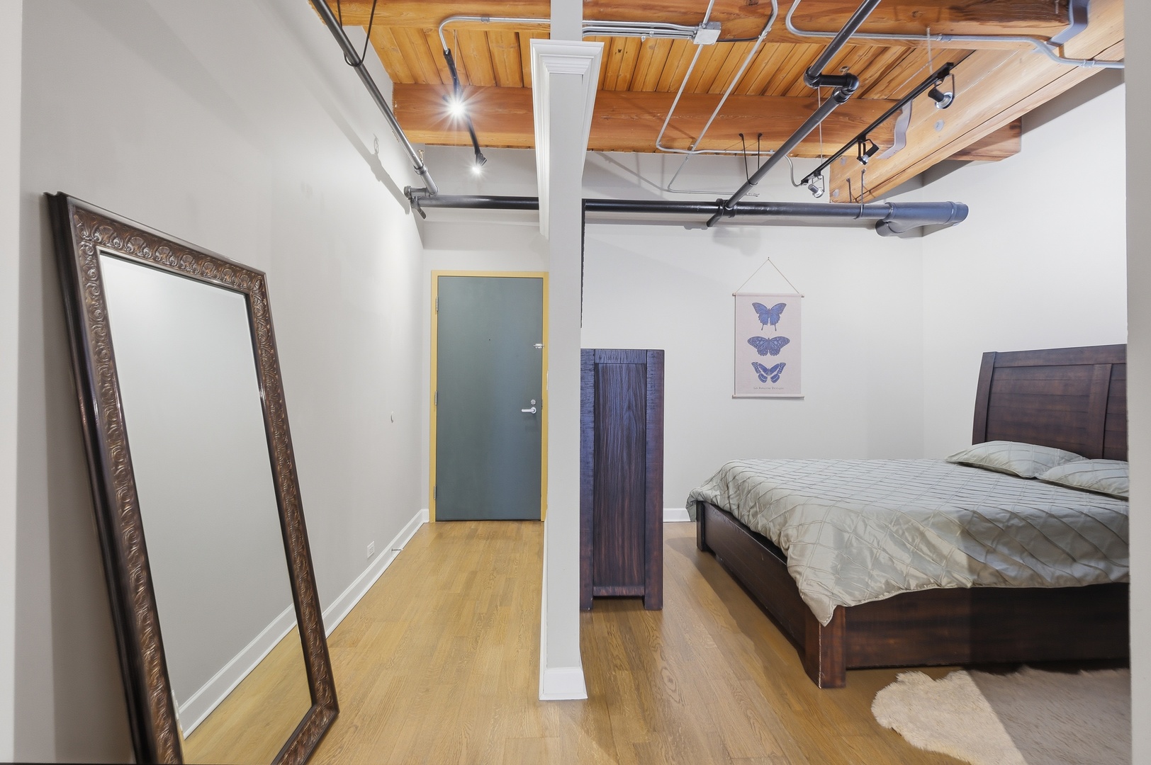 225 W HURON Street Unit: 313