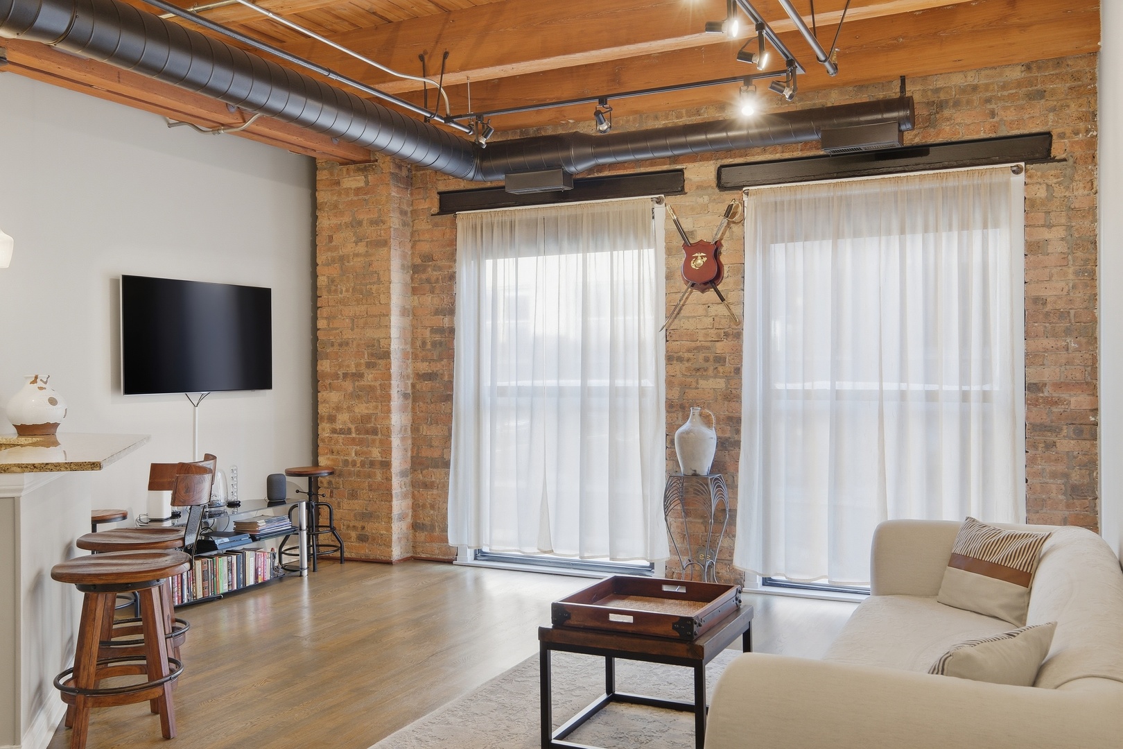 225 W HURON Street Unit: 313