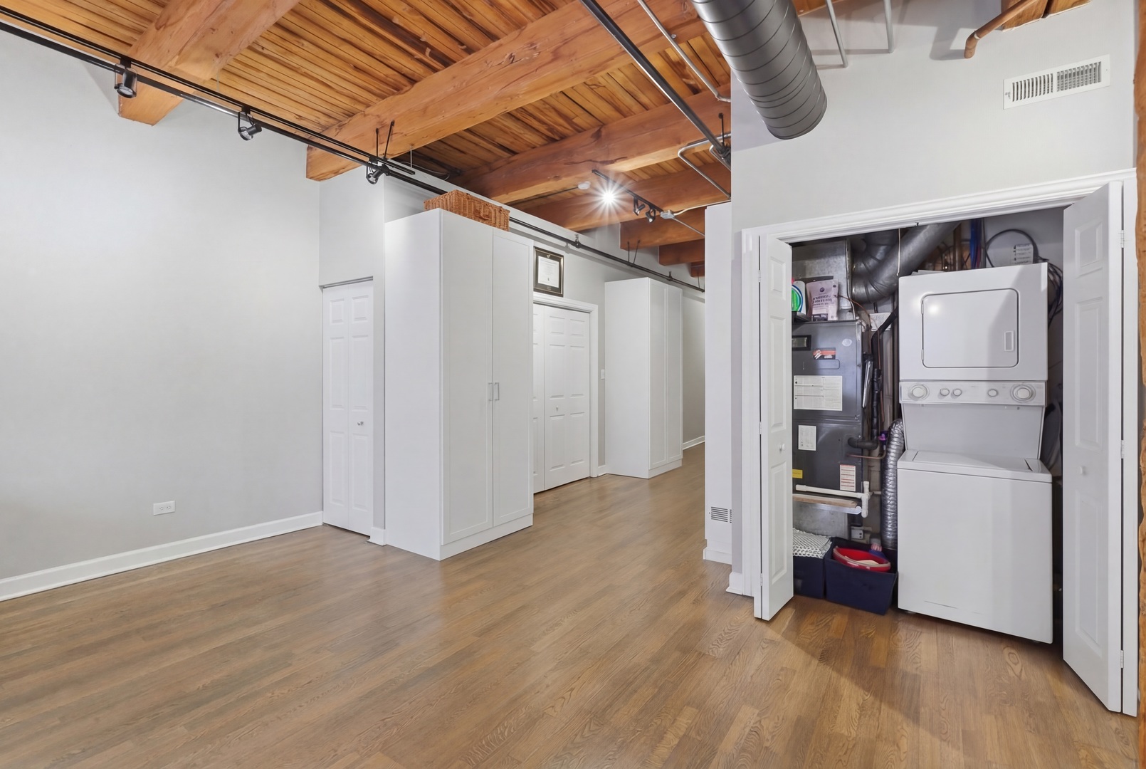 225 W HURON Street Unit: 313