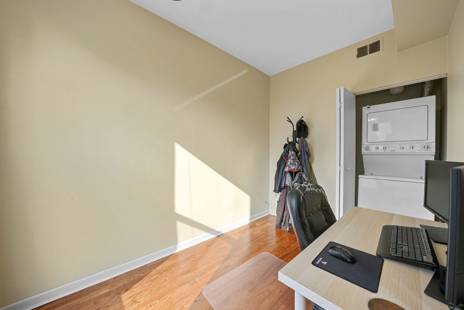 1031 N Paulina Street Unit: 3F