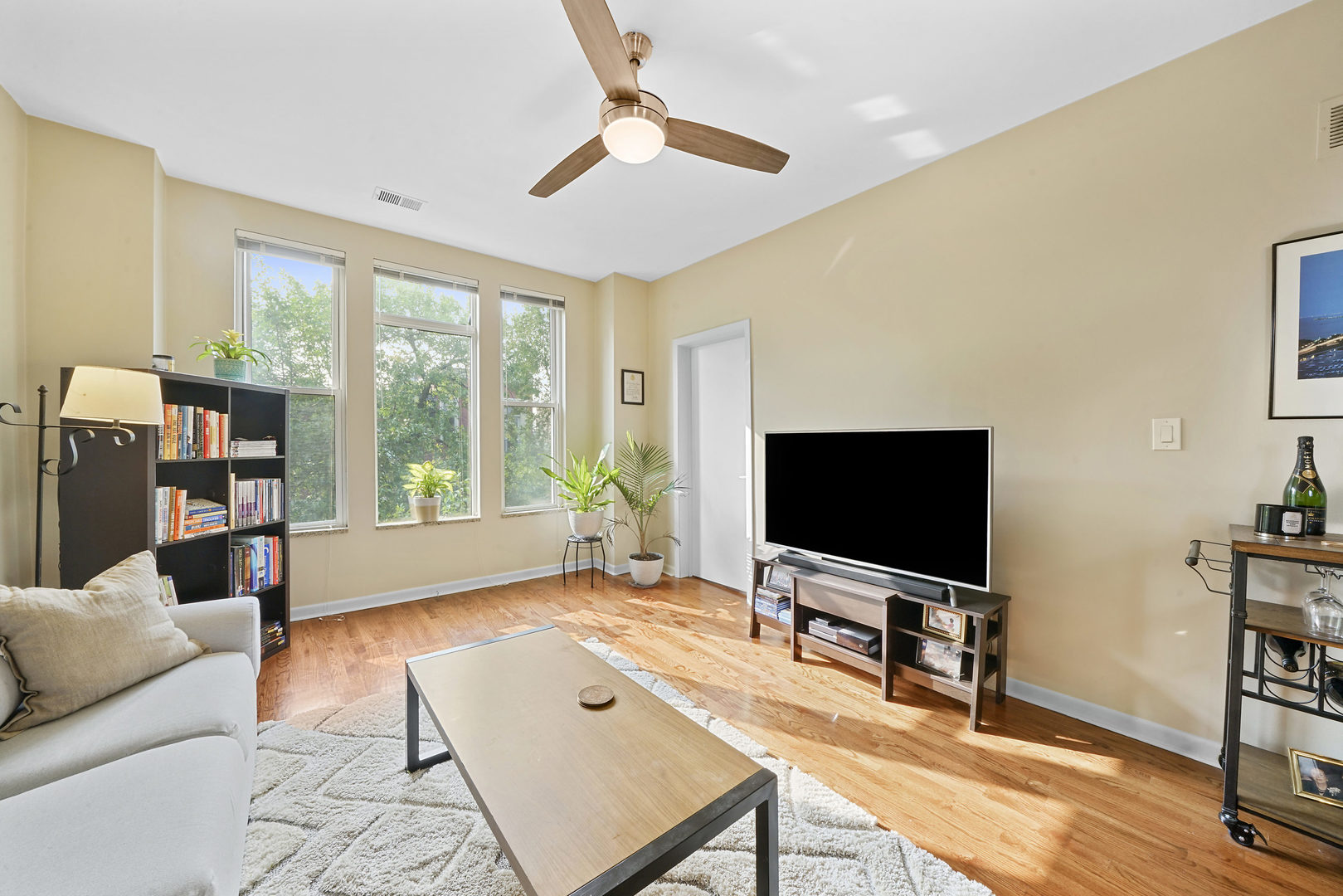 1031 N Paulina Street Unit: 3F