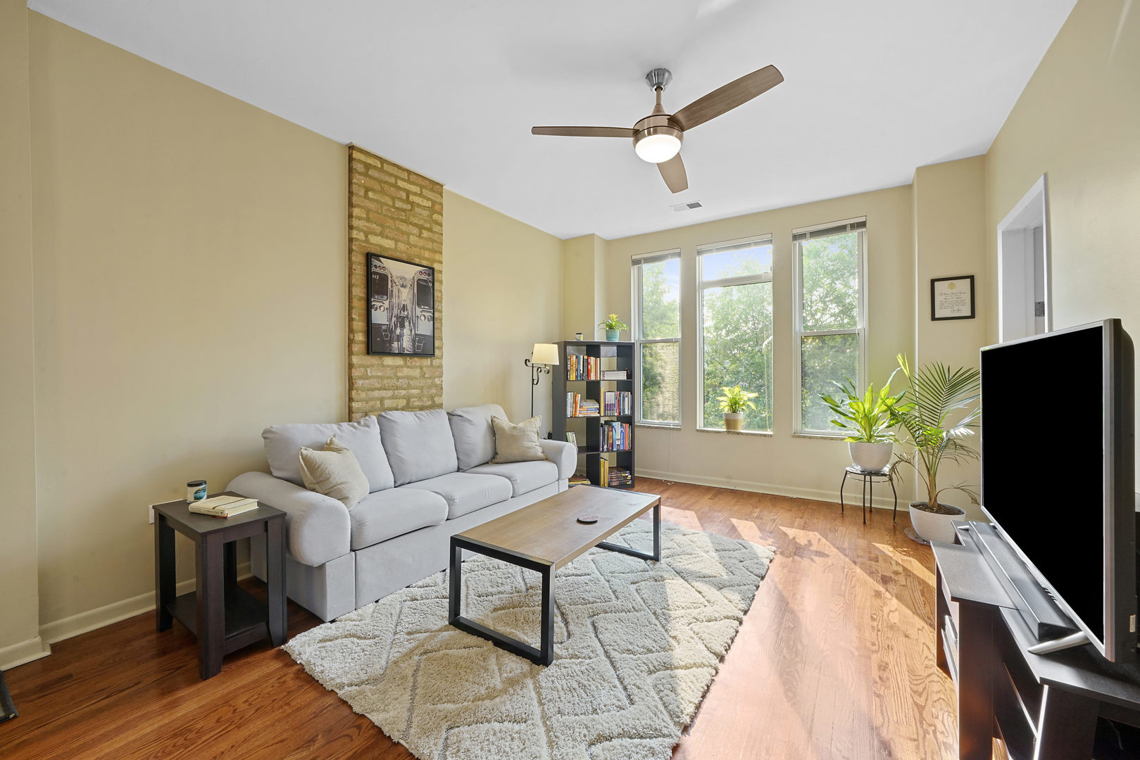 1031 N Paulina Street Unit: 3F