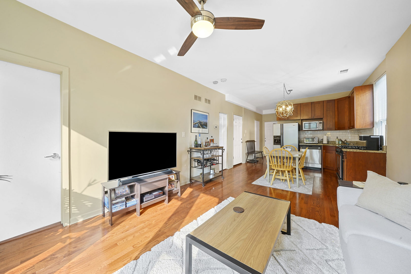 1031 N Paulina Street Unit: 3F