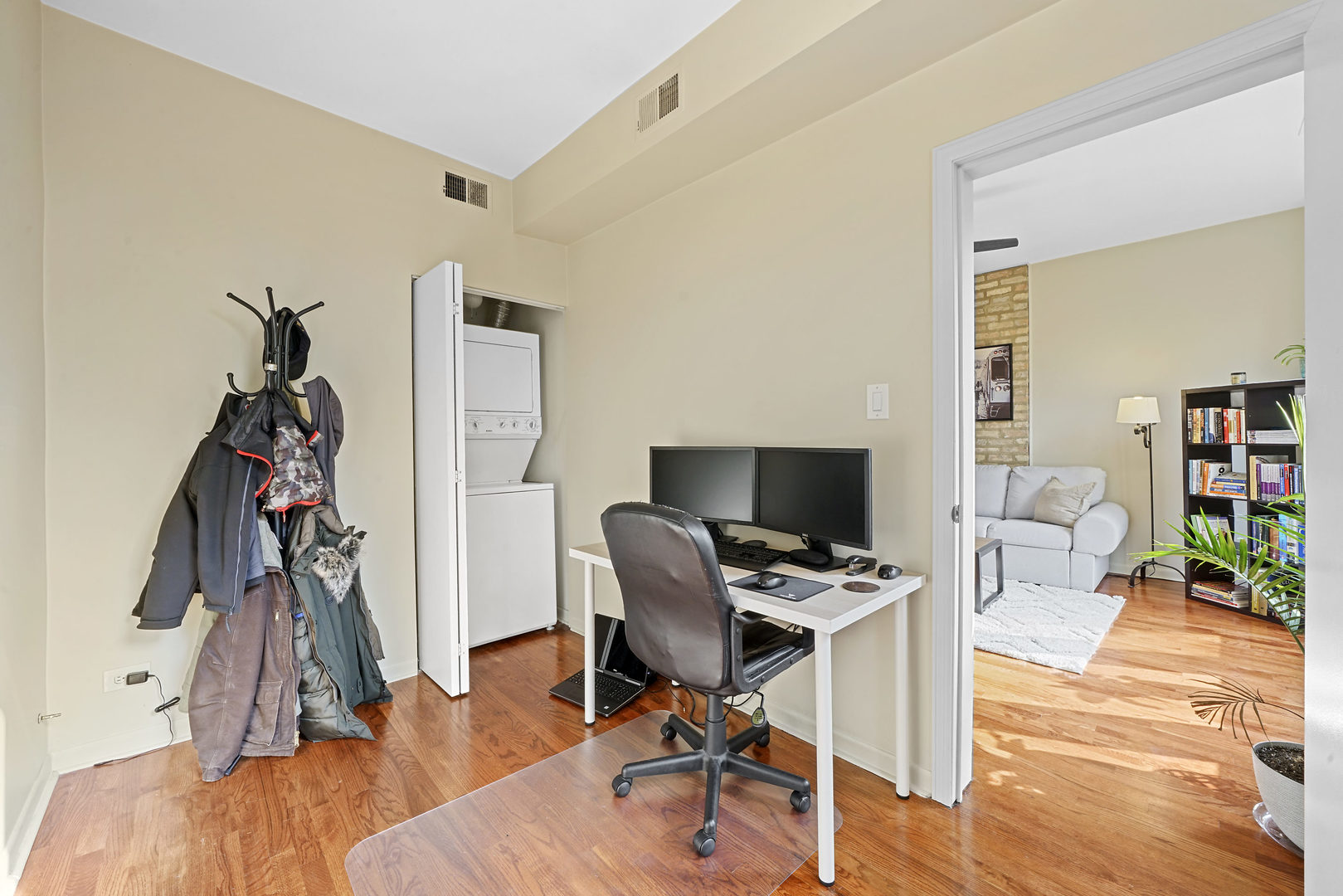 1031 N Paulina Street Unit: 3F