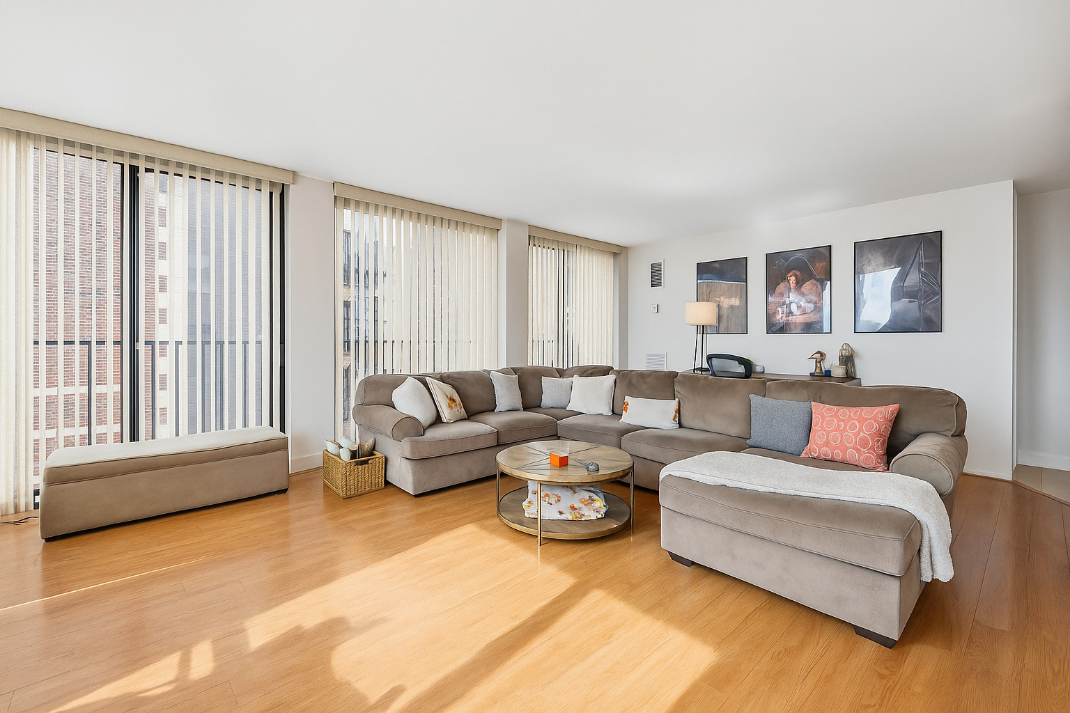 345 W Fullerton Parkway Unit: 1806