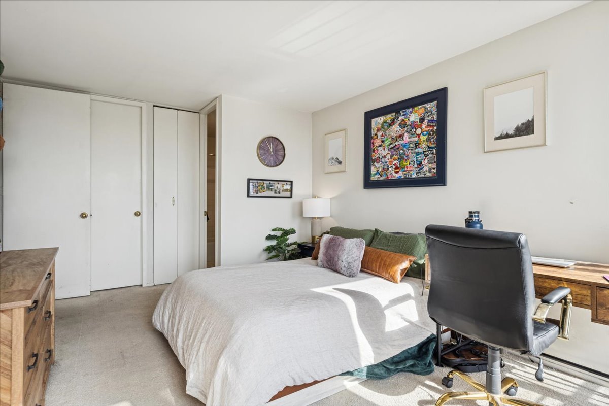345 W Fullerton Parkway Unit: 1806