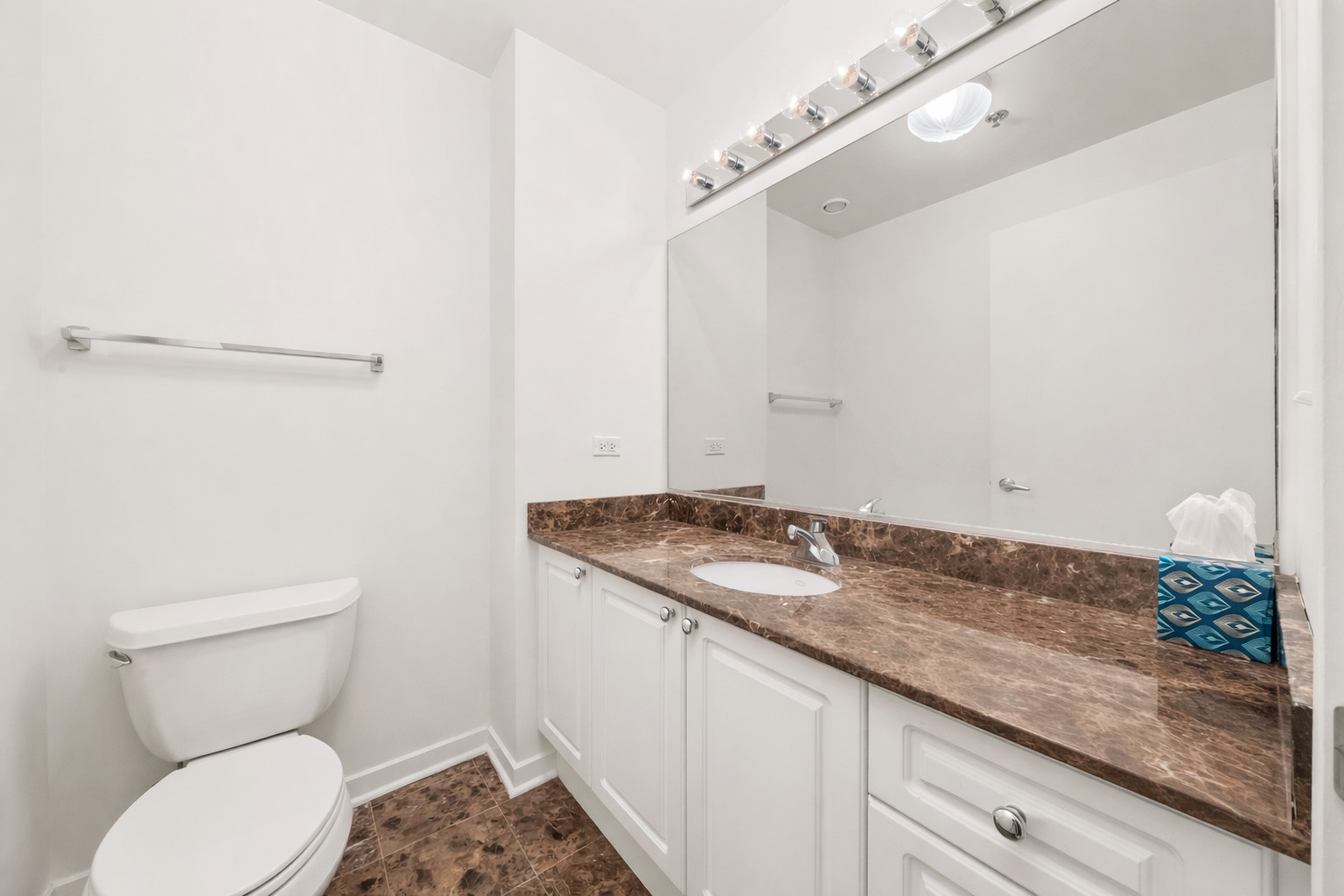 330 W Grand Avenue Unit: 1204