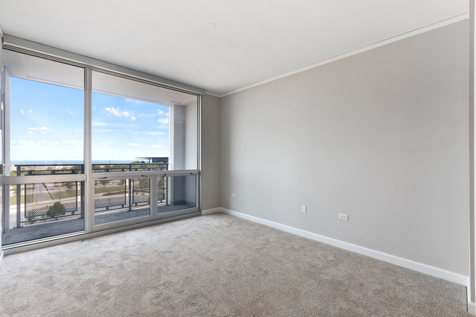 1901 S Calumet Avenue Unit: 807