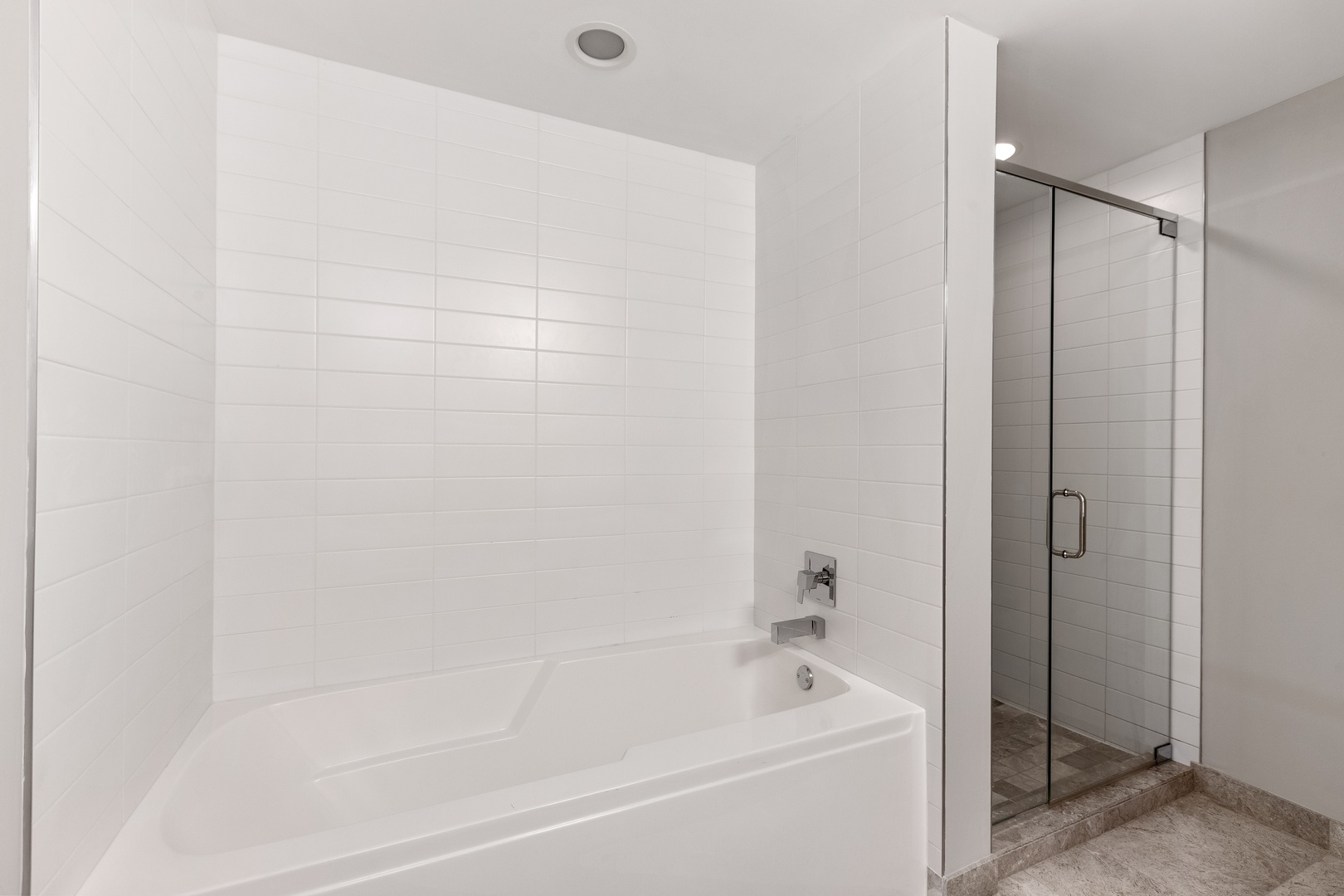 1901 S Calumet Avenue Unit: 807