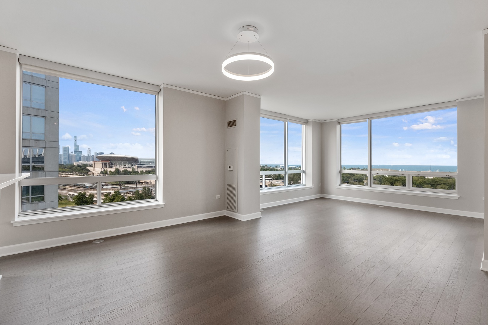 1901 S Calumet Avenue Unit: 807